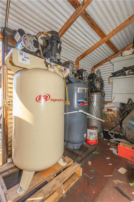 10 N Shirley Ave Property Photo 25