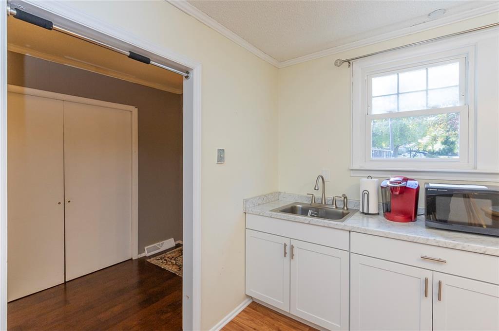 2711 N Main St Property Photo 33