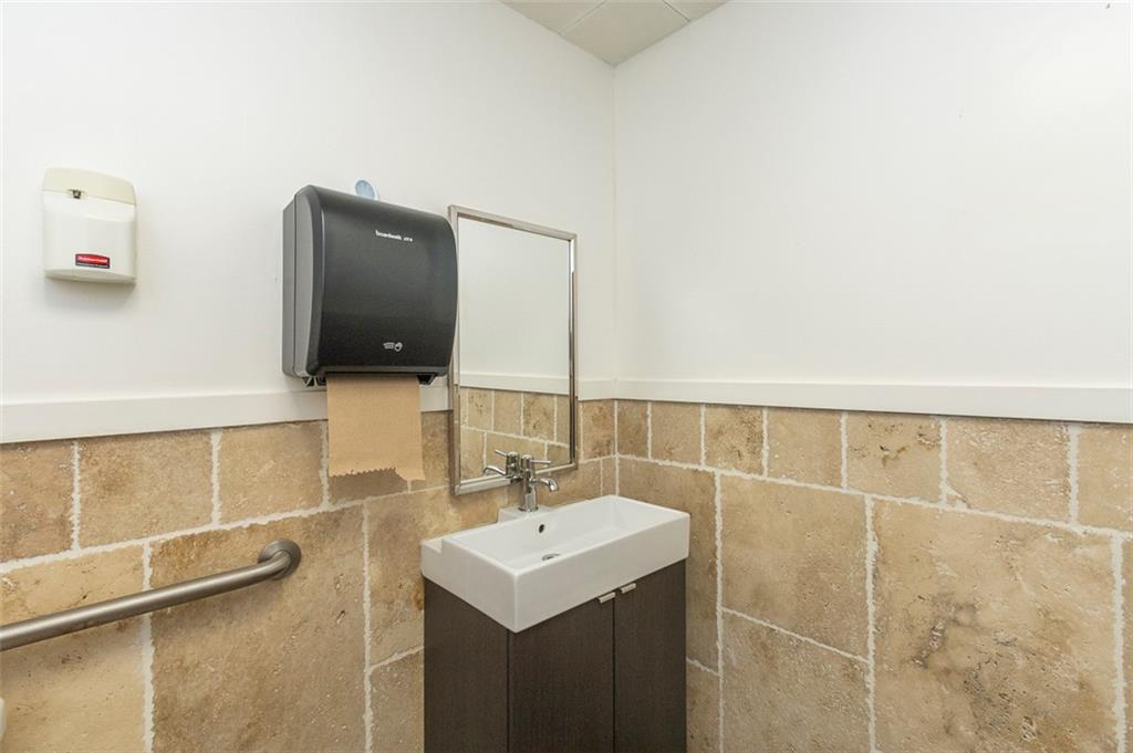 1502 E Greenville St Property Photo 17
