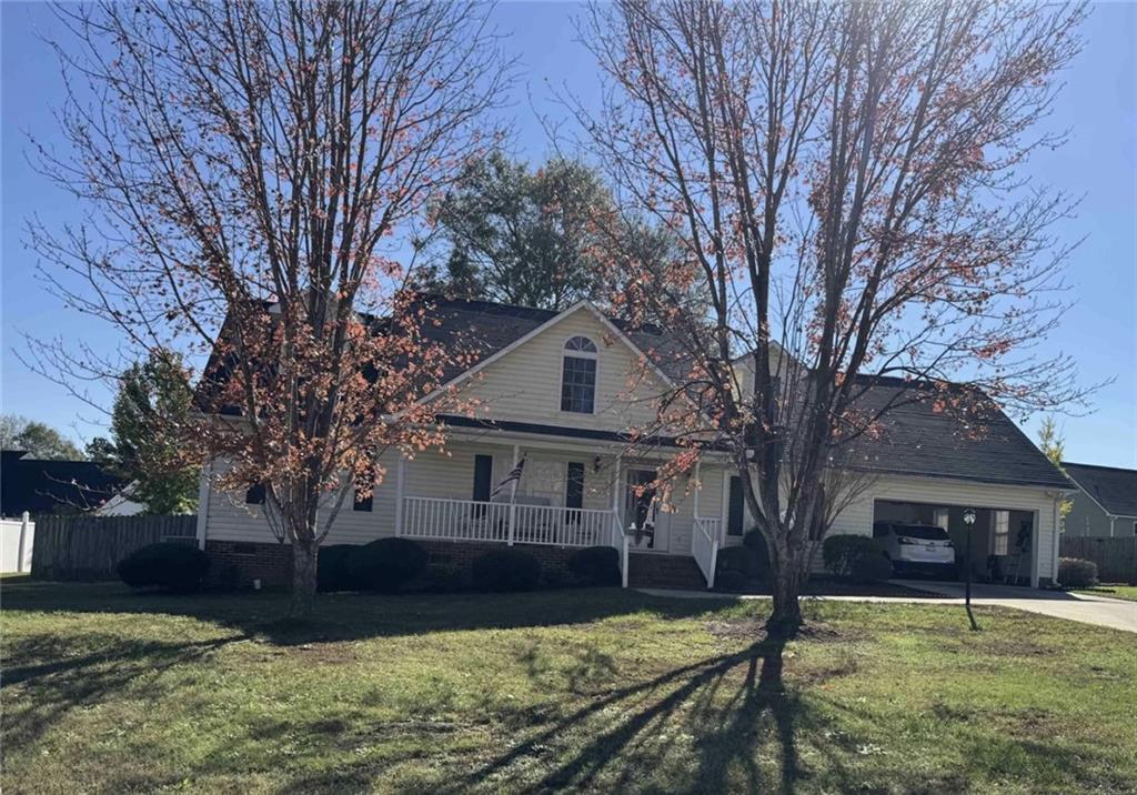 Amberwood Real Estate Listings Main Image