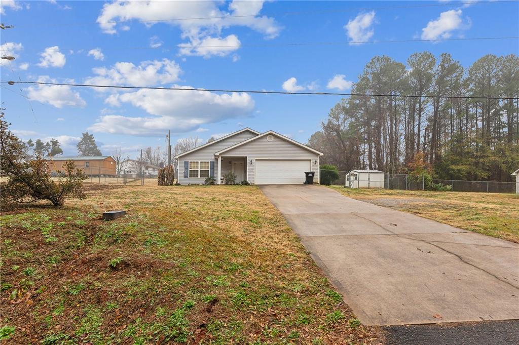 3209 Dobbins Bridge Rd Property Photo 1