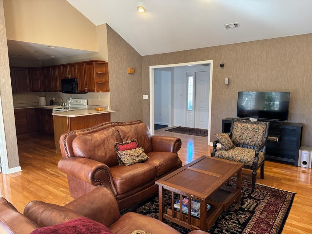 7 Commons Blvd Property Photo 4