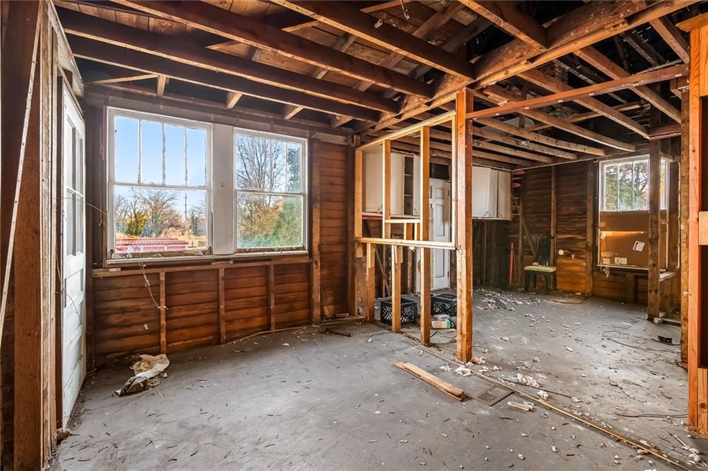 111 Anderson Ave Property Photo 21