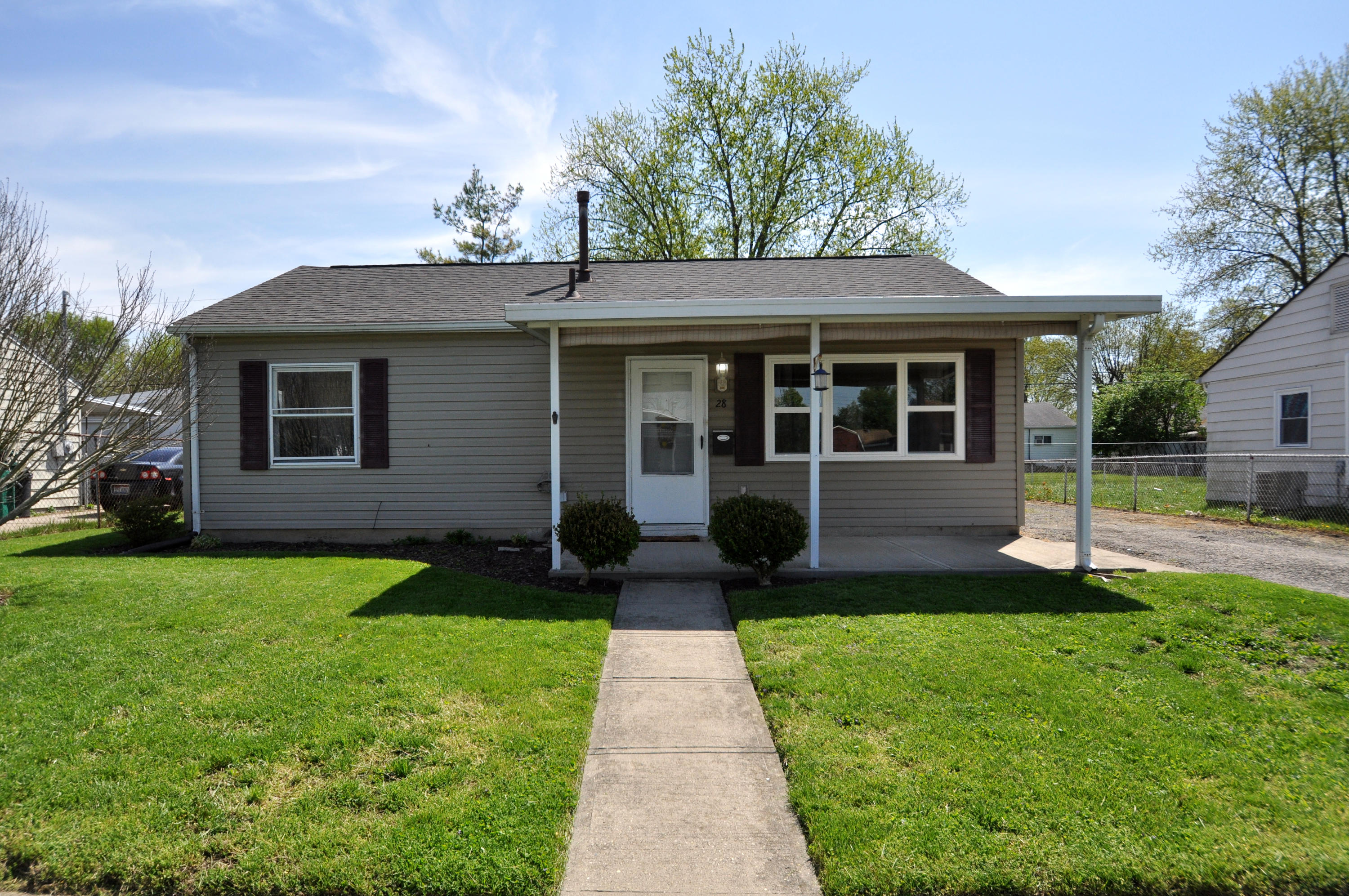 28 Rockland Property Photo 1