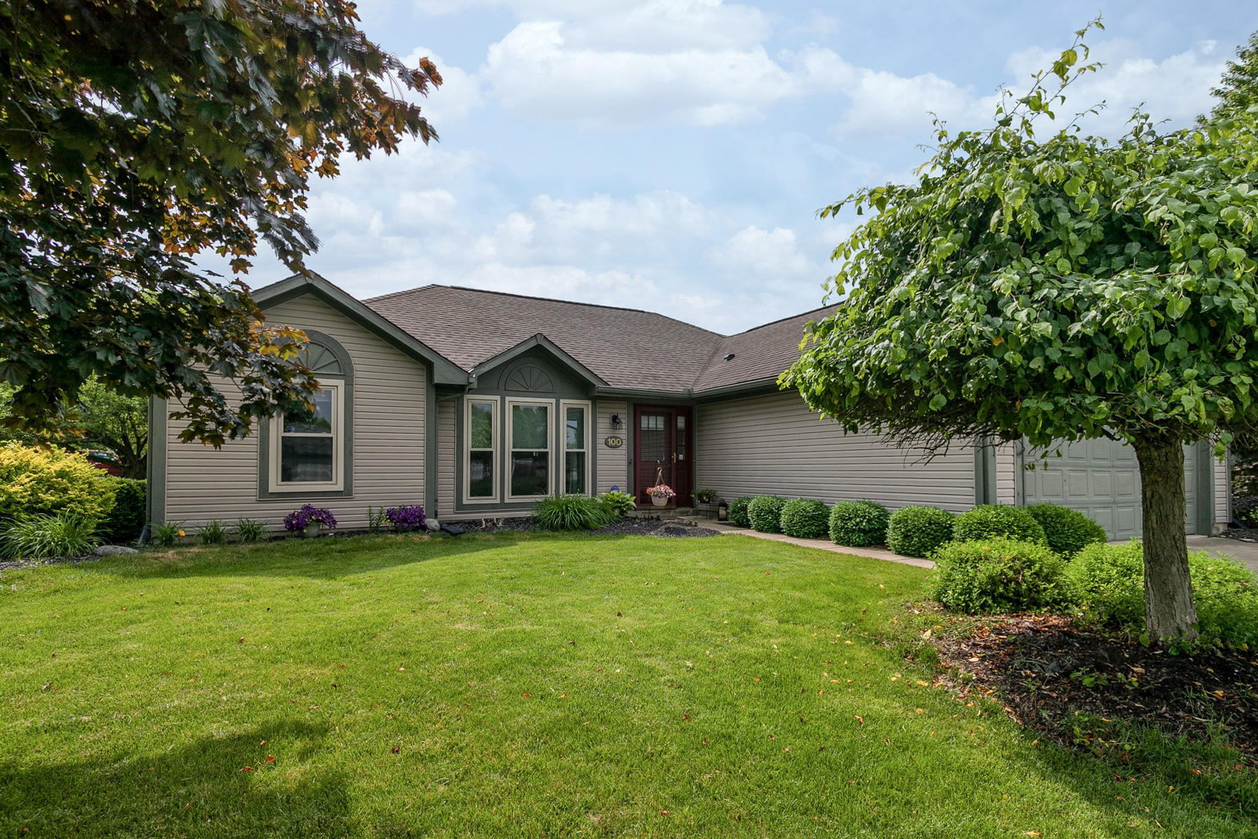 100 Buckcreek Property Photo 1