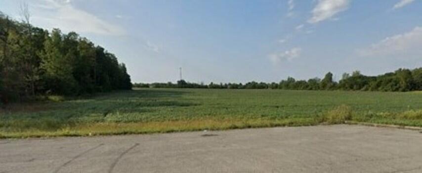 465 E Breese Road Property Photo 4