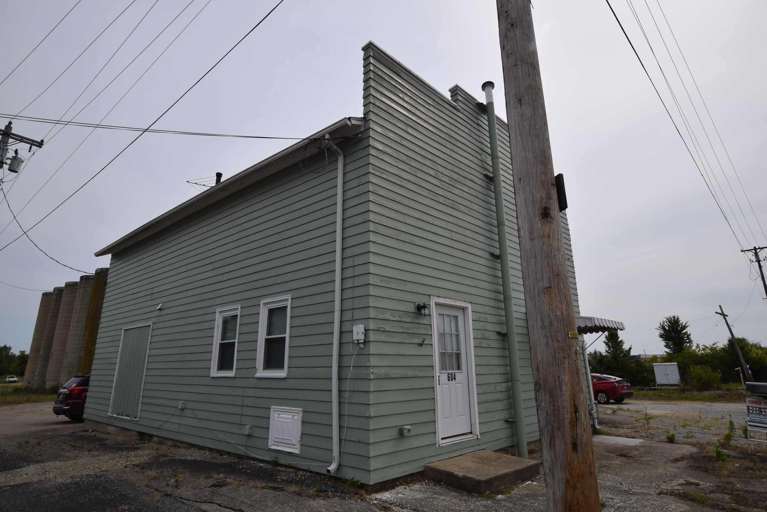 604 E Main Street Property Photo 2