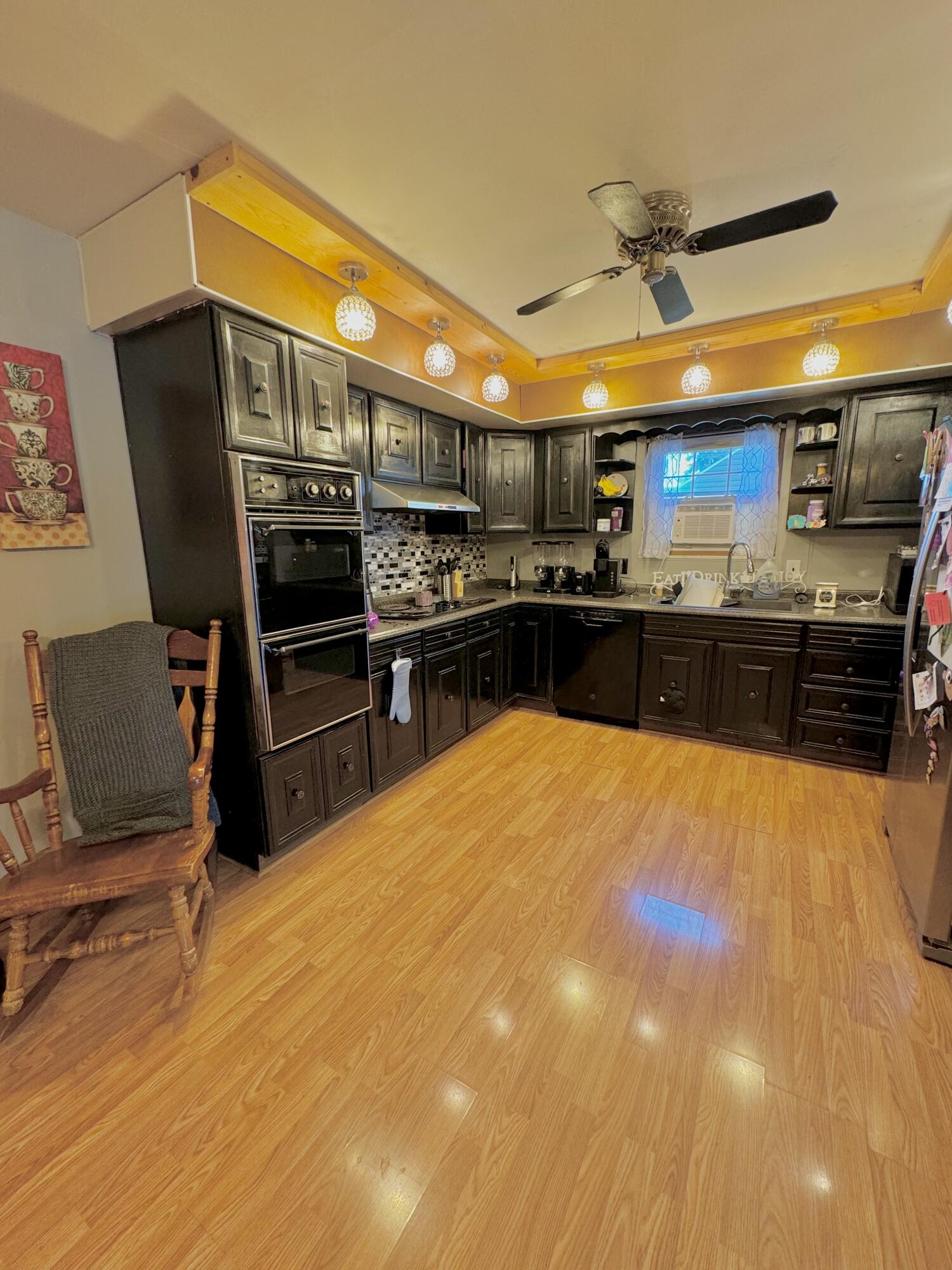 156 Market Property Photo 3