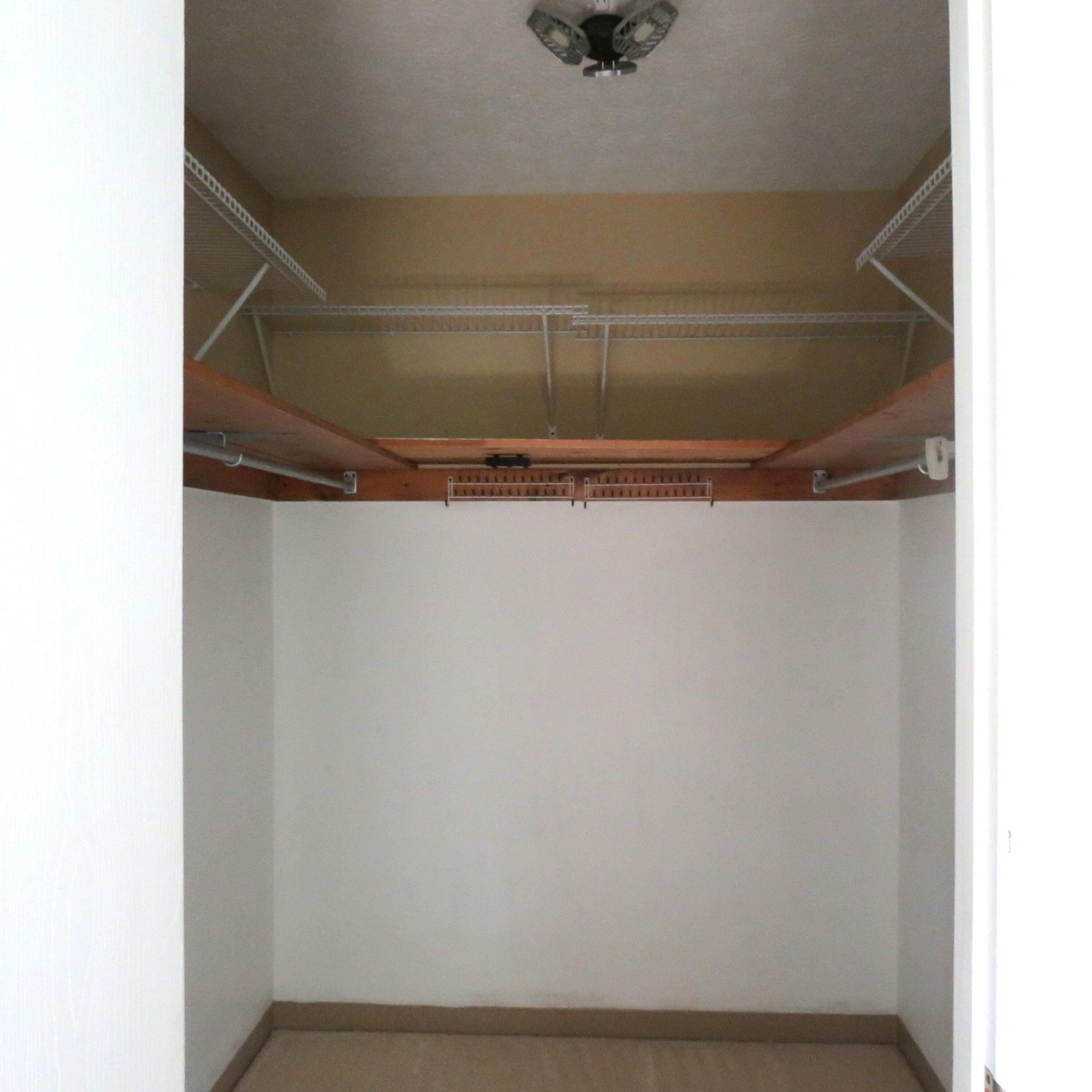 1203 Colonial Property Photo 14