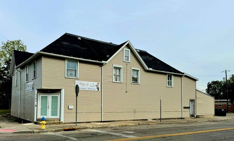 1701 Lexington Avenue Property Photo 2
