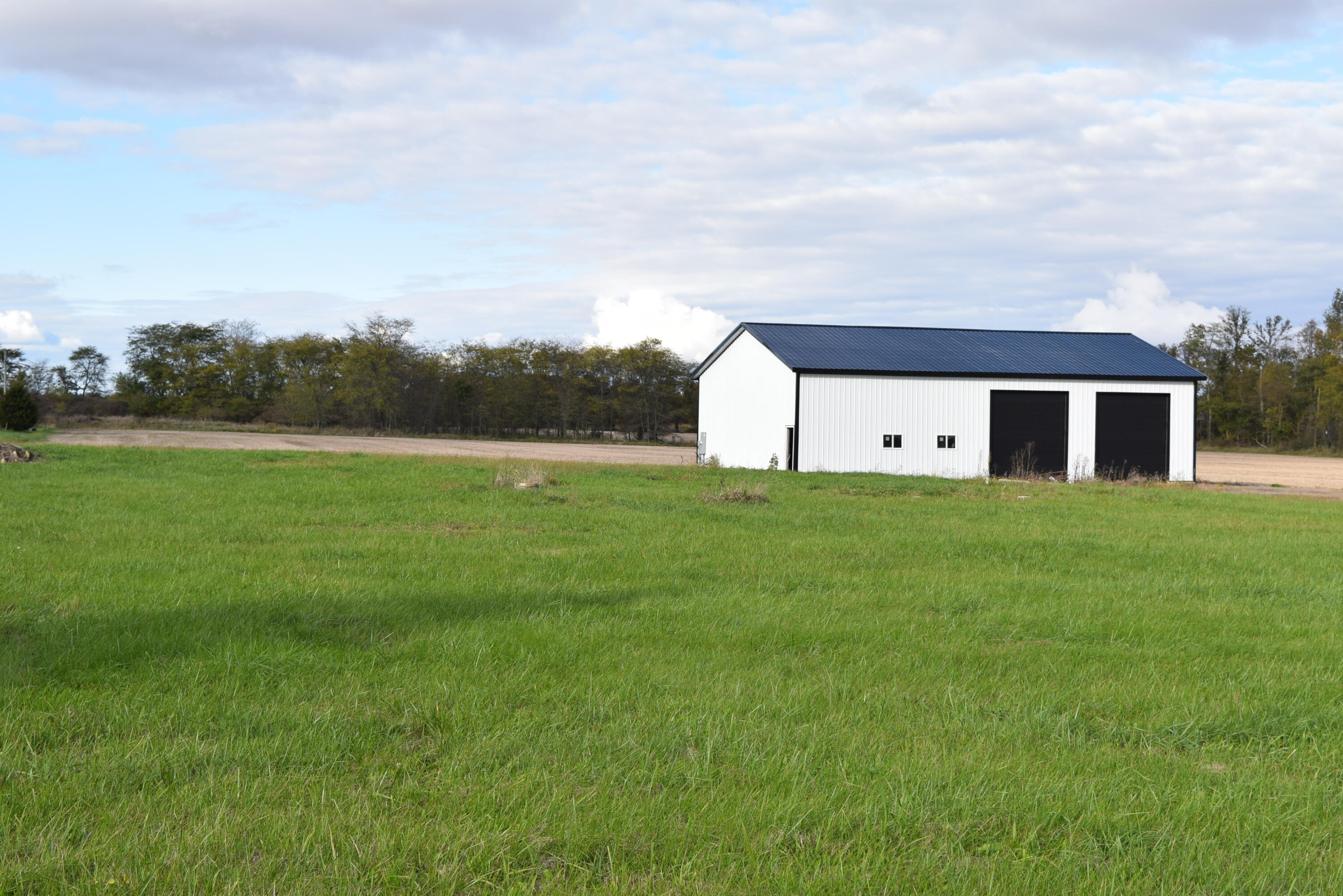 18421 Botkins Property Photo 2