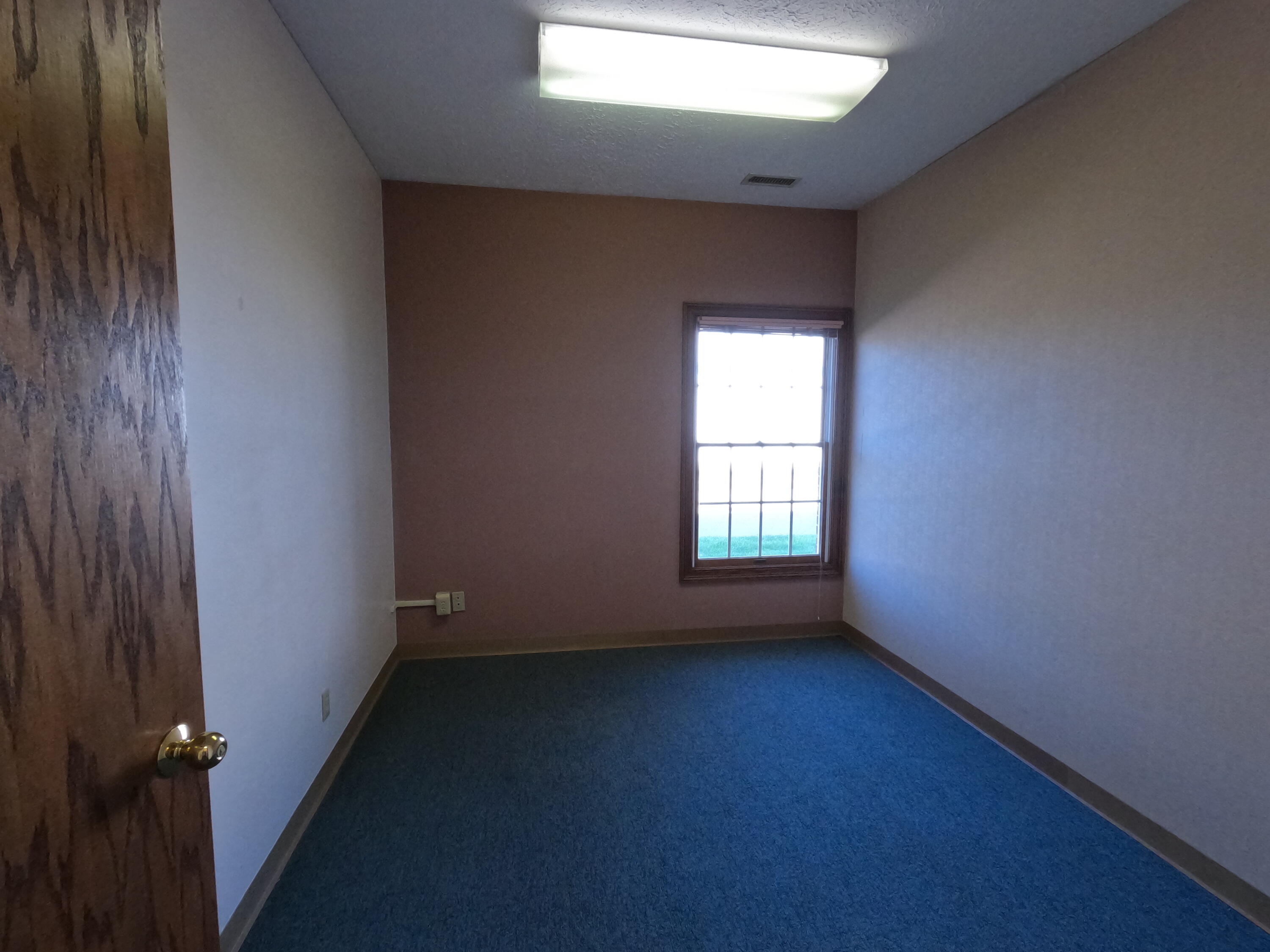 1301 E Ash Street A Property Photo 8