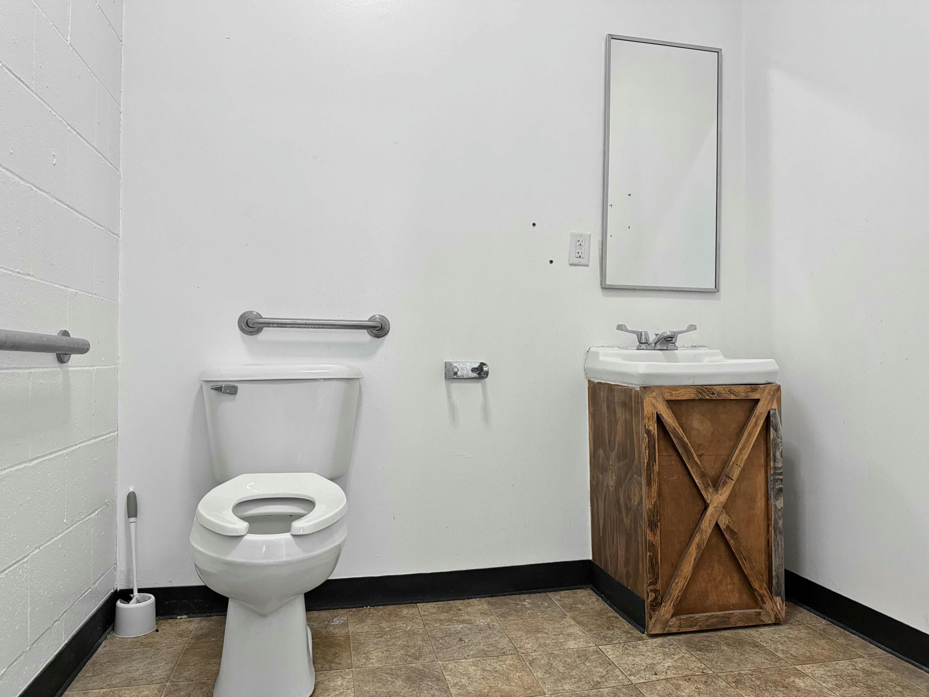 1714 Main Property Photo 9