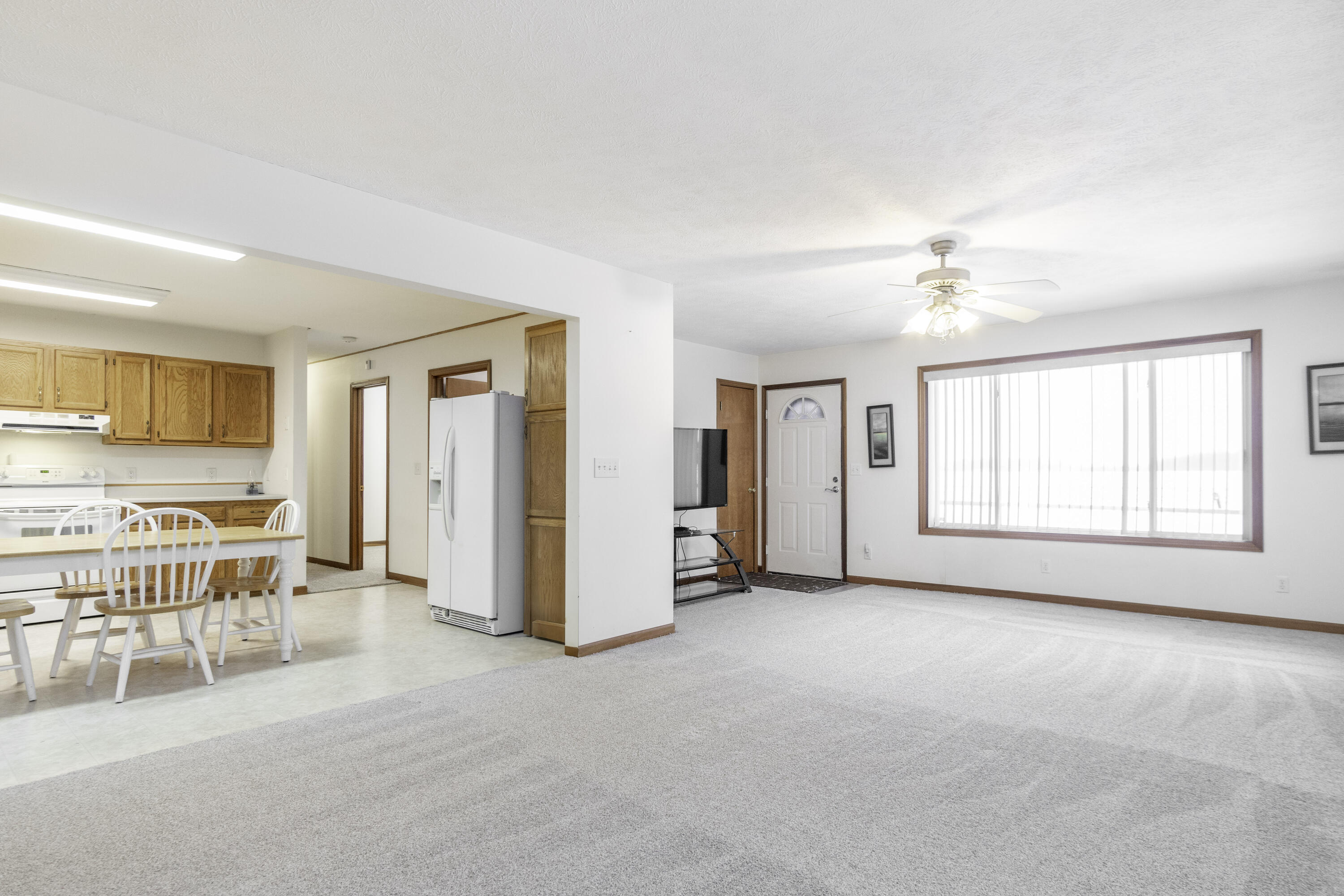 12790 Lochard Property Photo 8