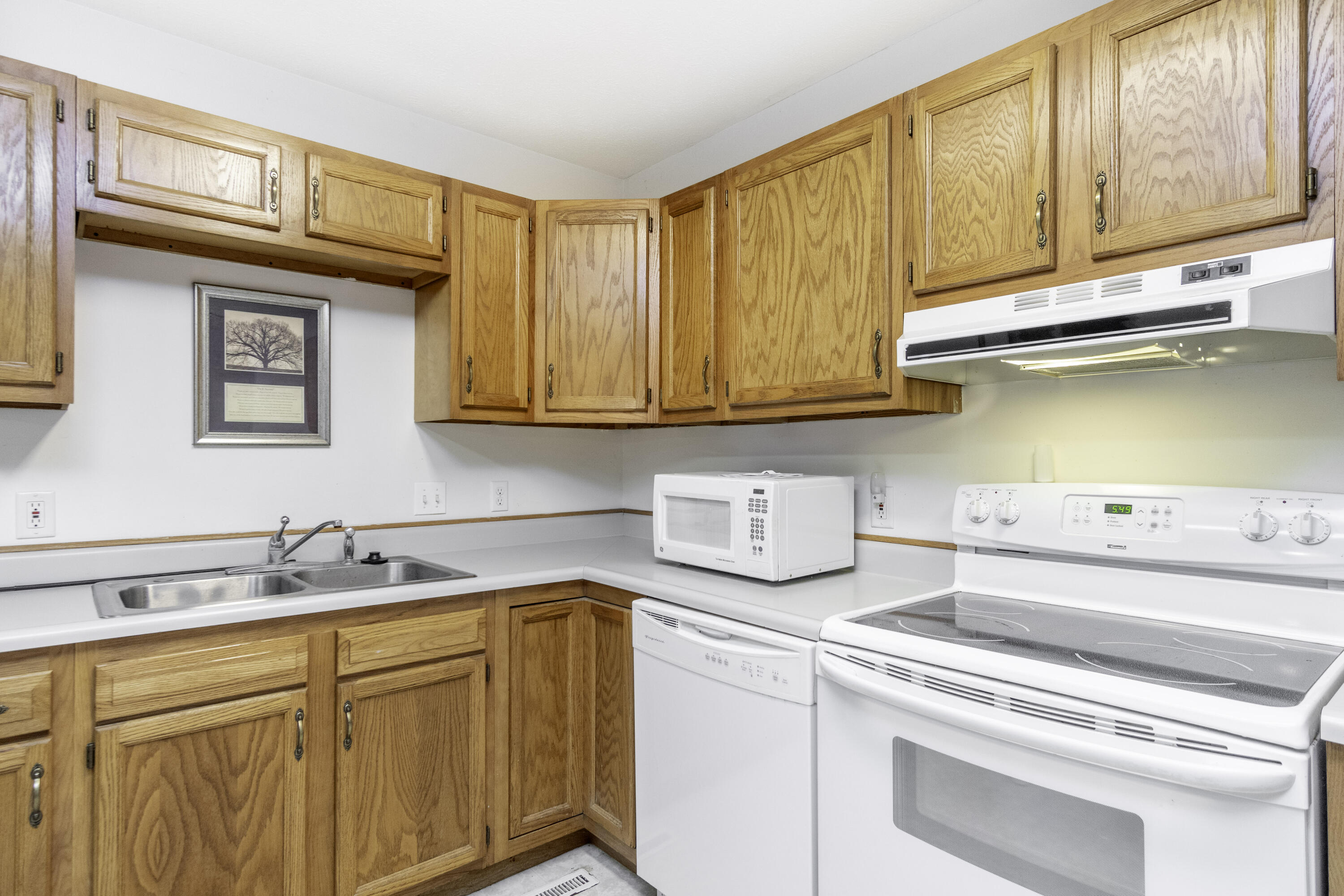 12790 Lochard Property Photo 12