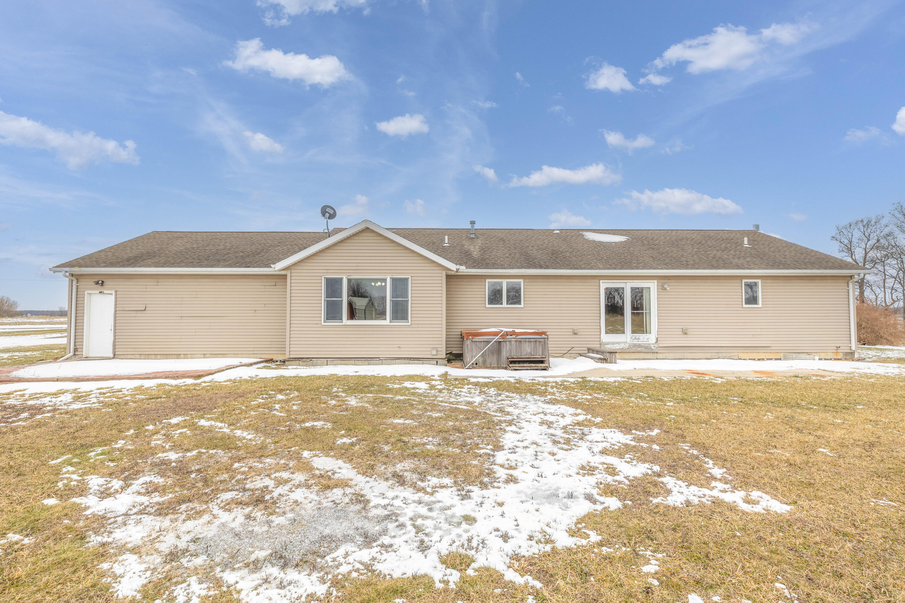 19240 Township Rd 47 Property Photo 6