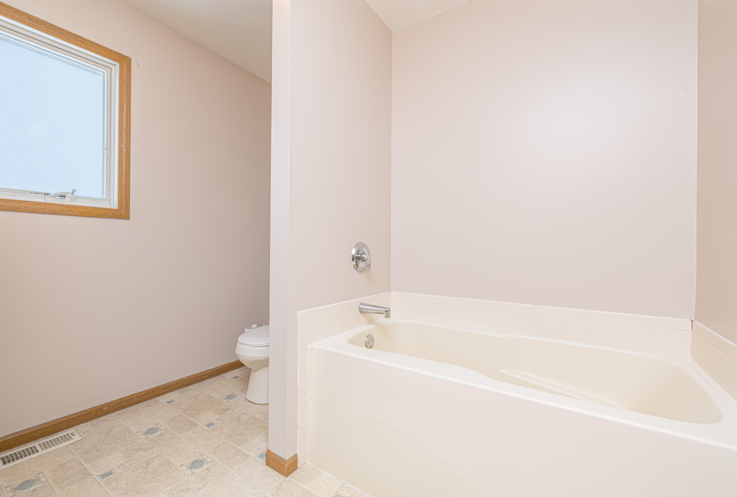 19240 Township Rd 47 Property Photo 26