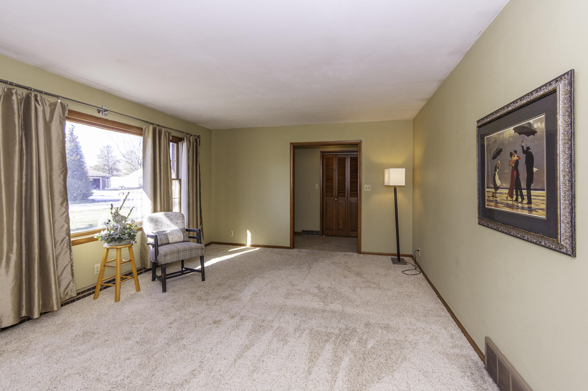 216 Orange Property Photo 6