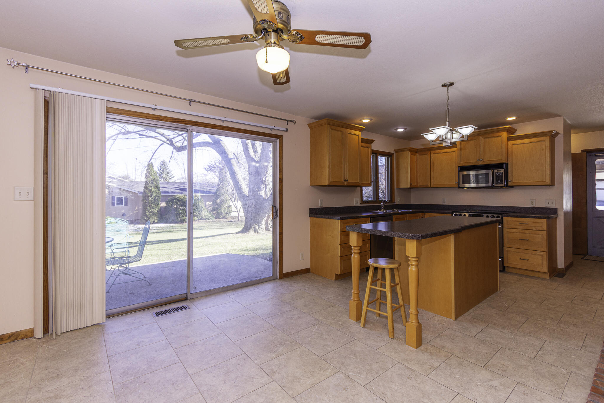 216 Orange Property Photo 8