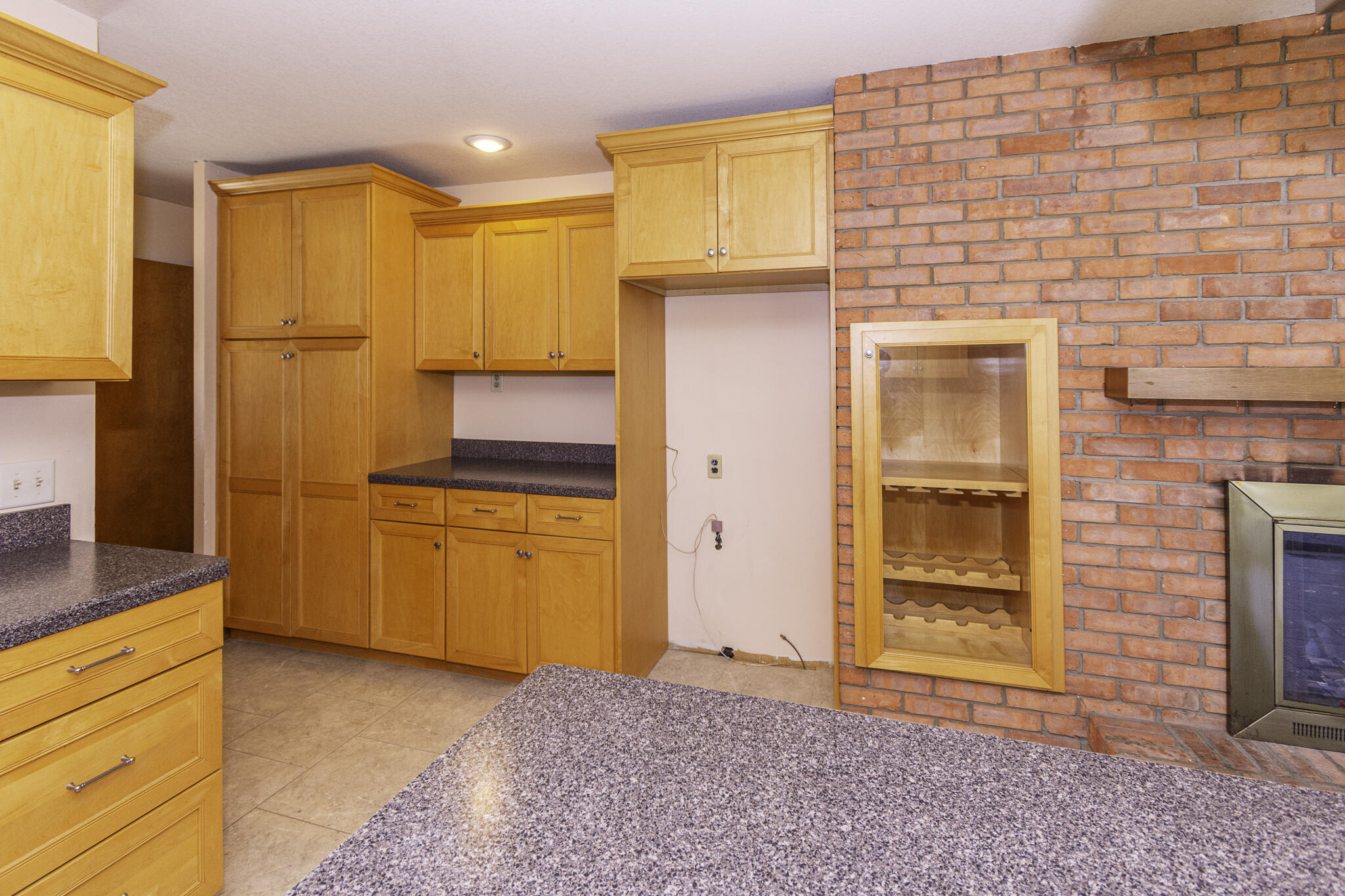 216 Orange Property Photo 13