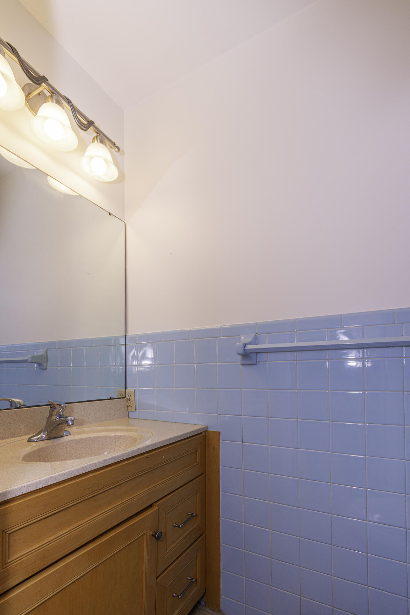 216 Orange Property Photo 16