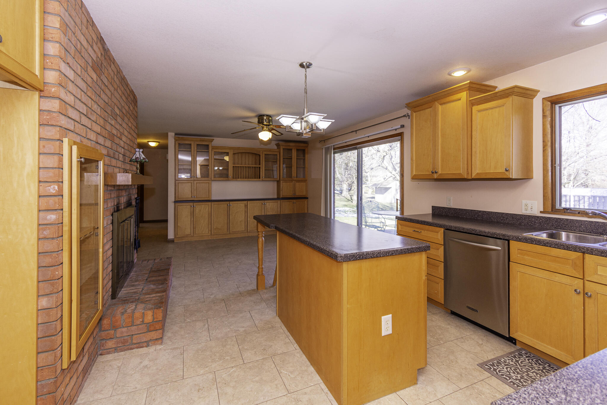 216 Orange Property Photo 17