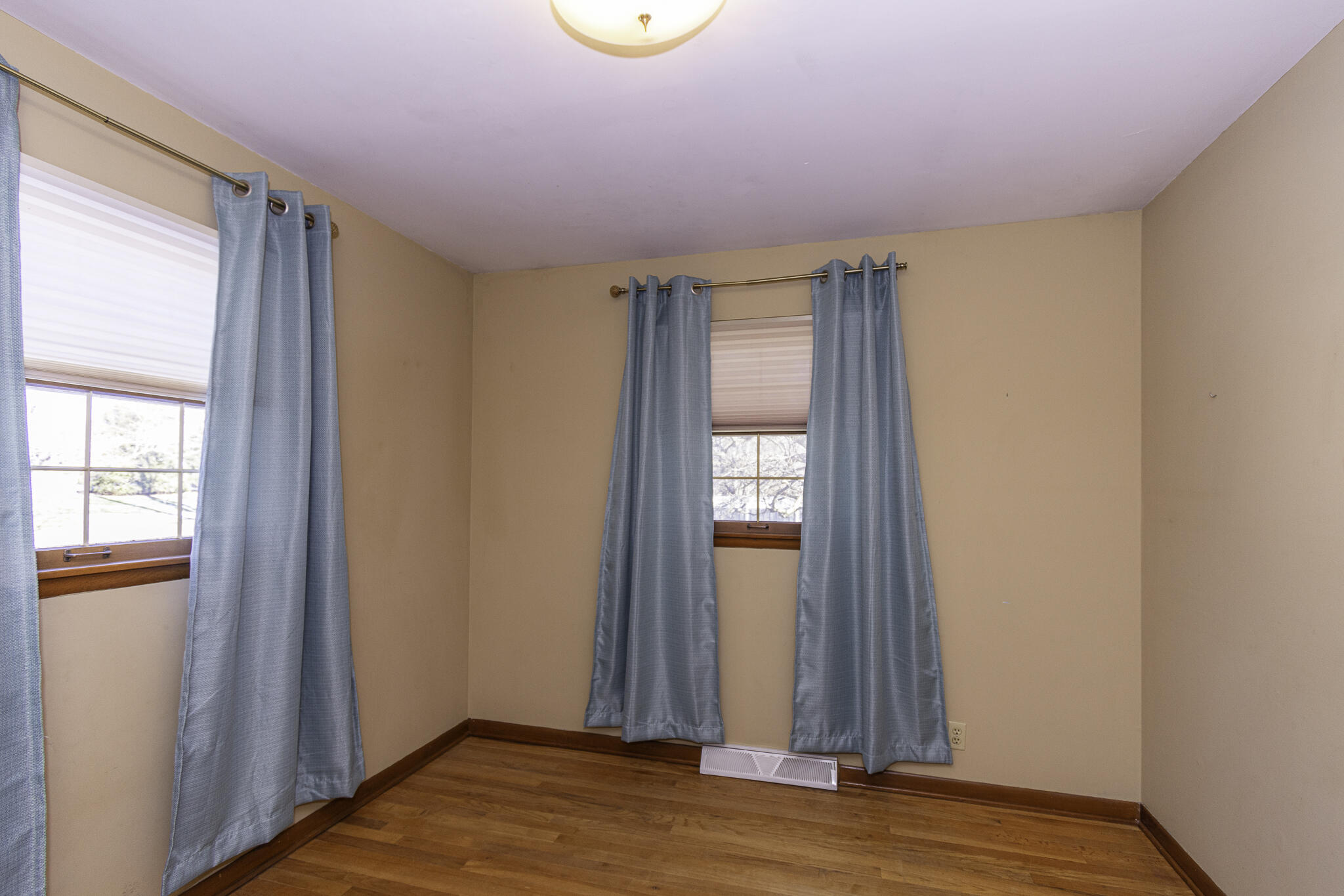 216 Orange Property Photo 23