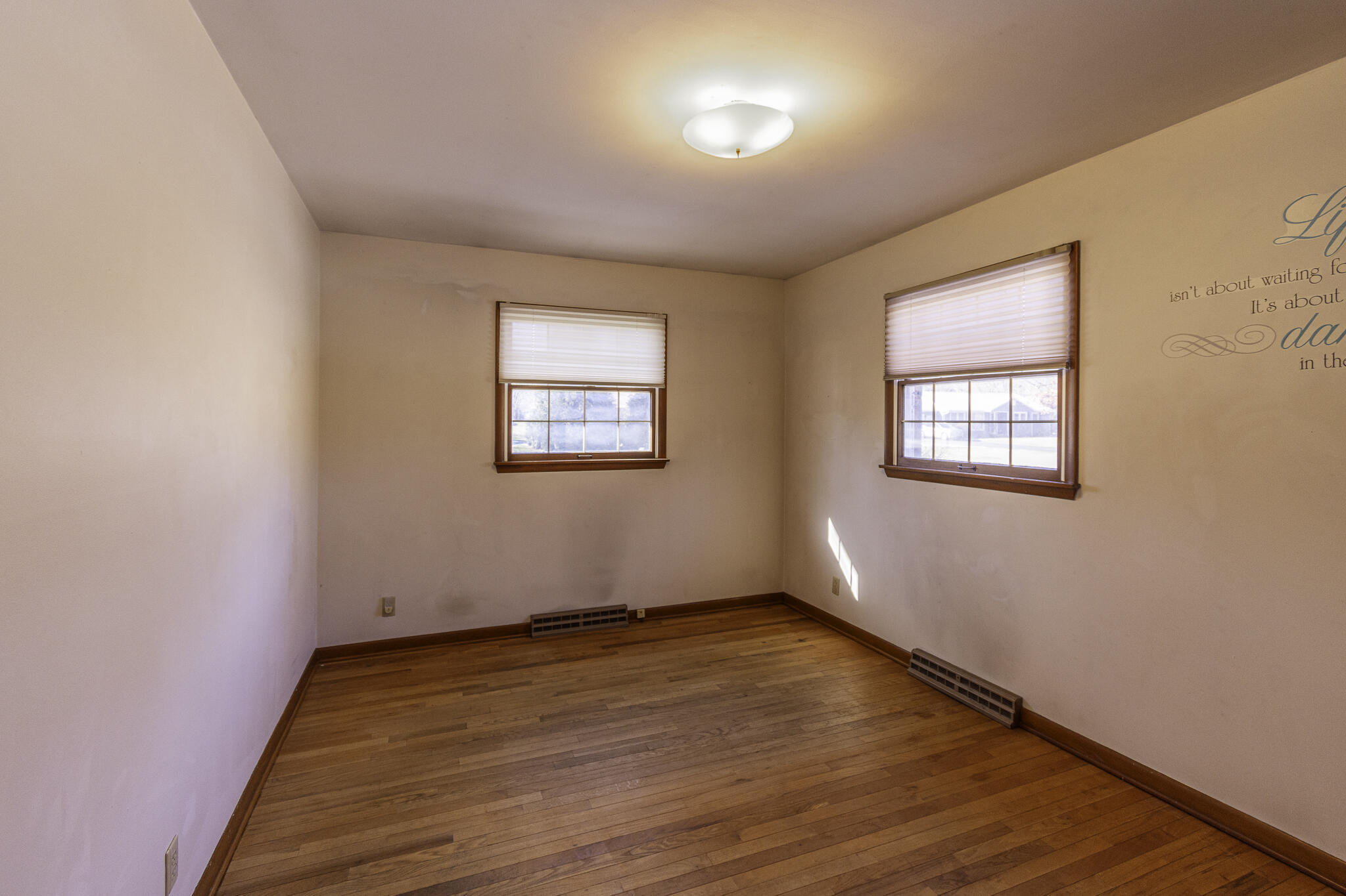 216 Orange Property Photo 25