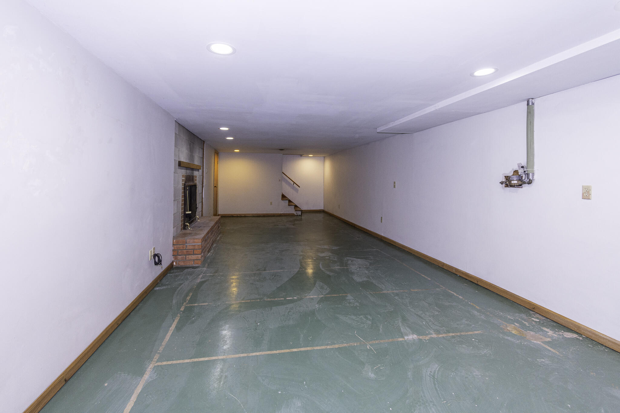 216 Orange Property Photo 30