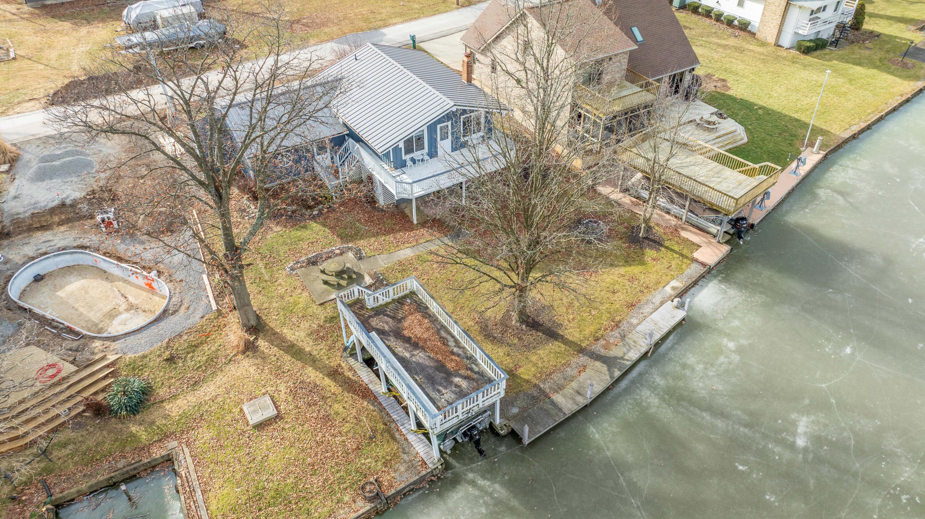 7630 Edgewater Property Photo 3