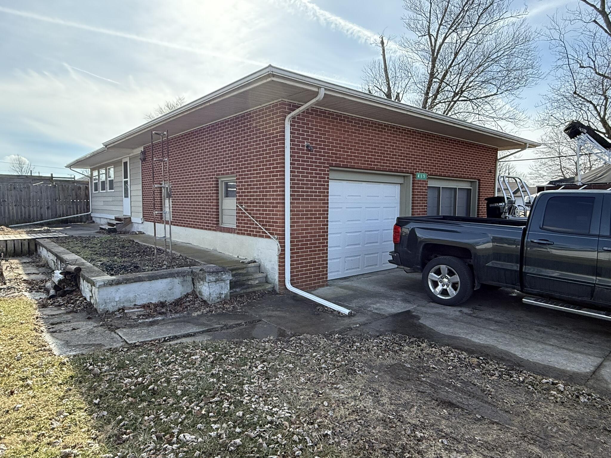415 Main Property Photo 4