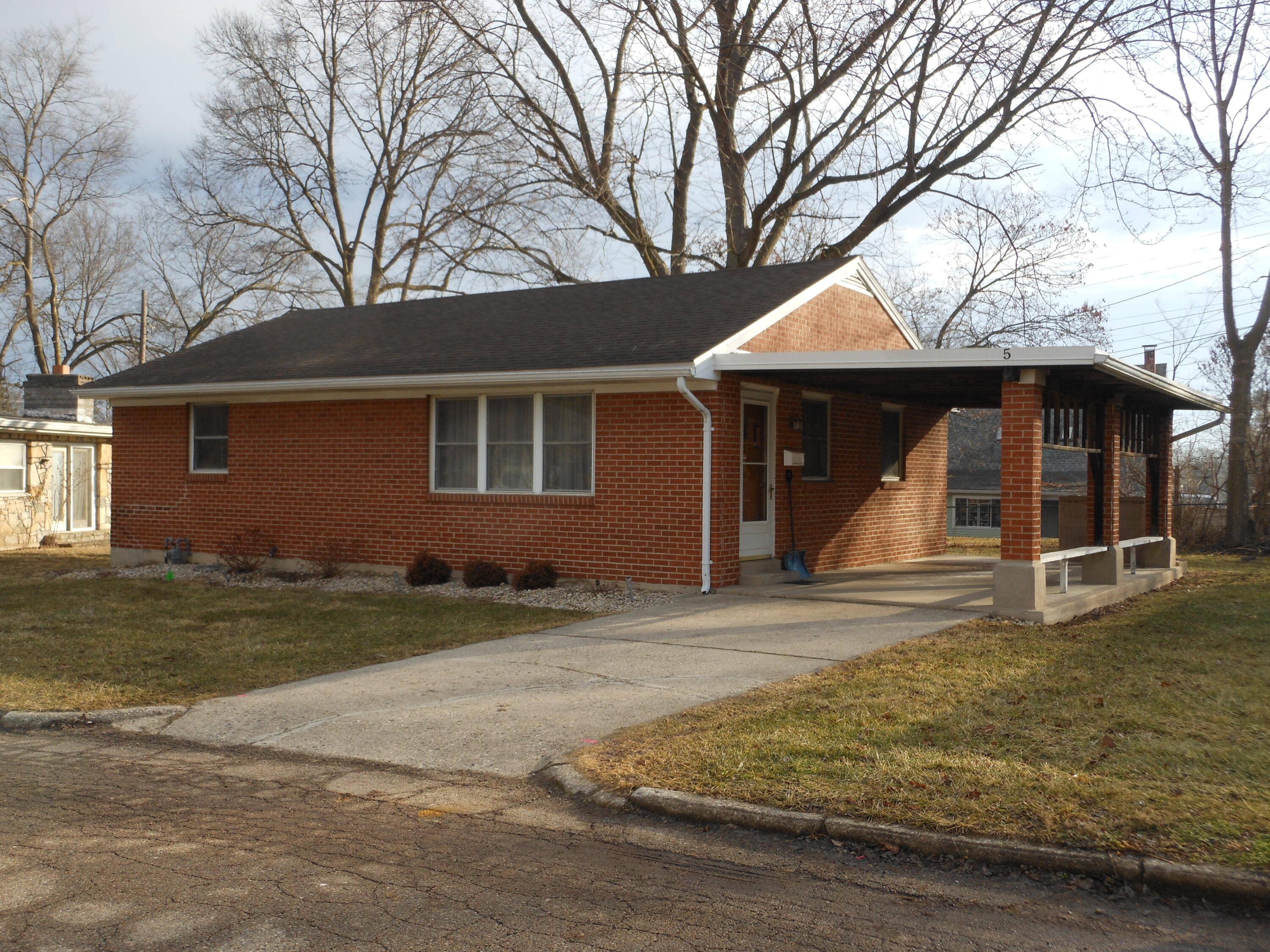 5 Circle Property Photo
