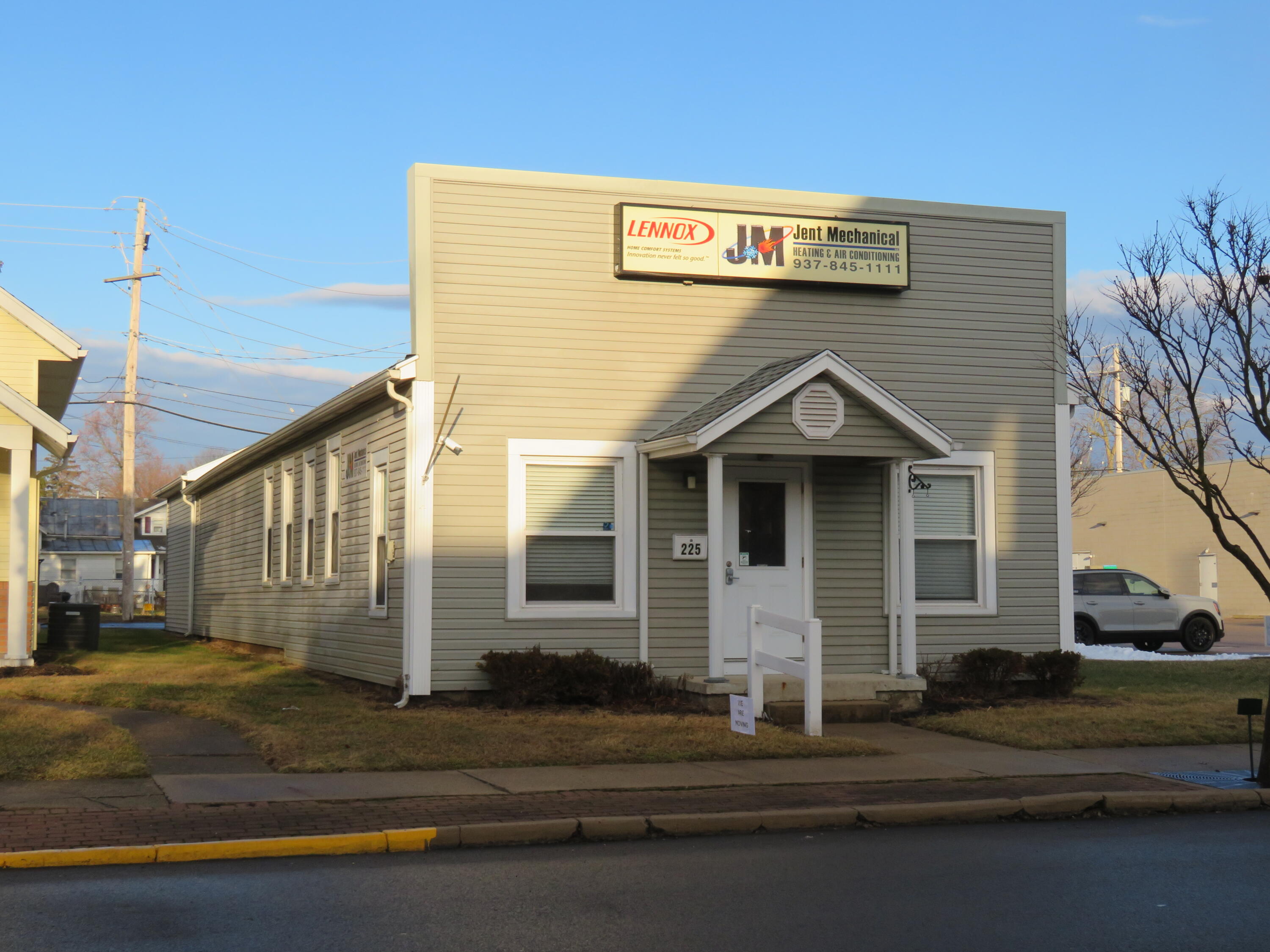225 Main Property Photo