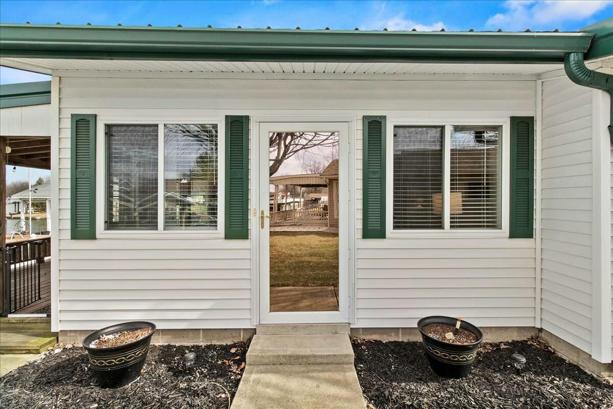 11380 Horseshoe Channel Property Photo 3