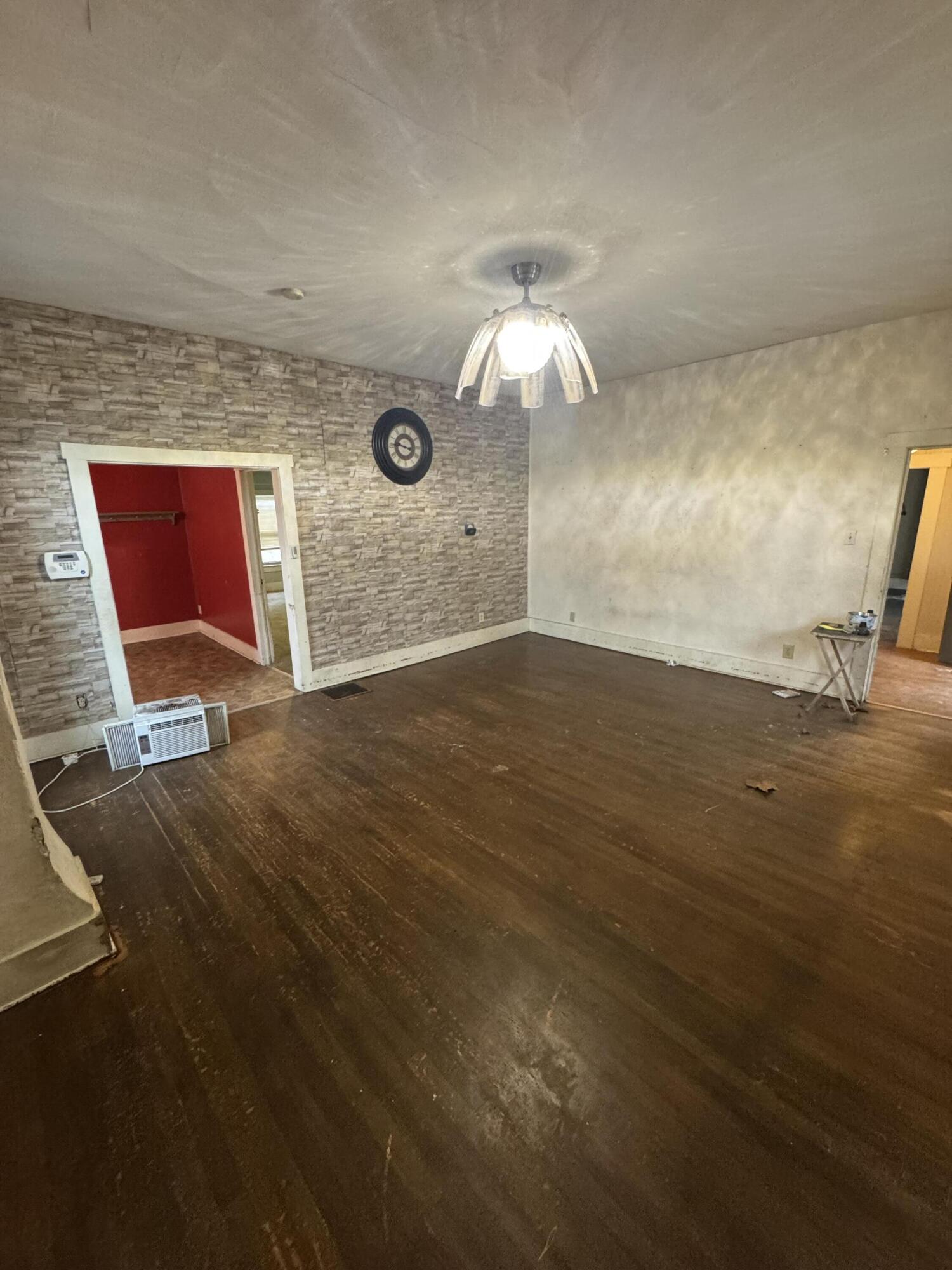 129 Arnold Property Photo 4