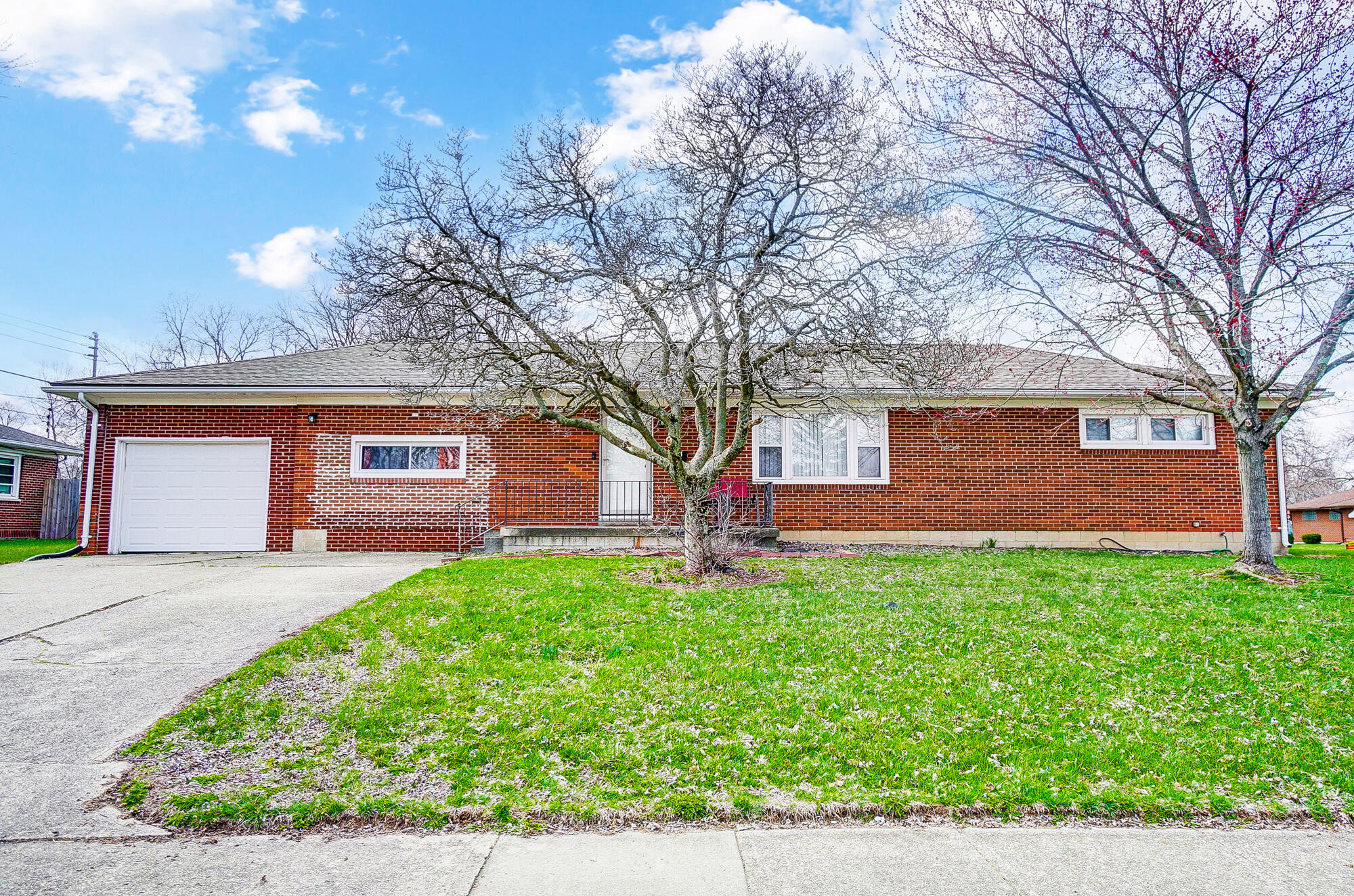 2351 Northmoor Property Photo 1