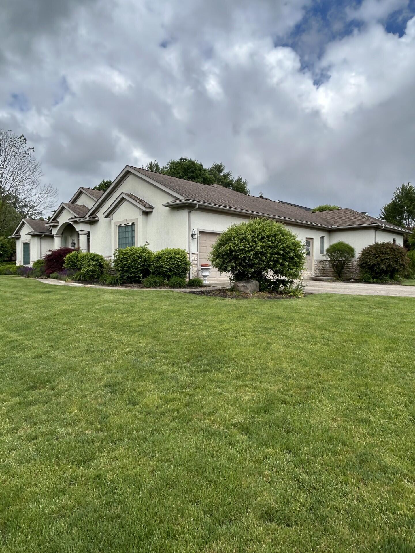 207 Meadowbrook Property Photo 3