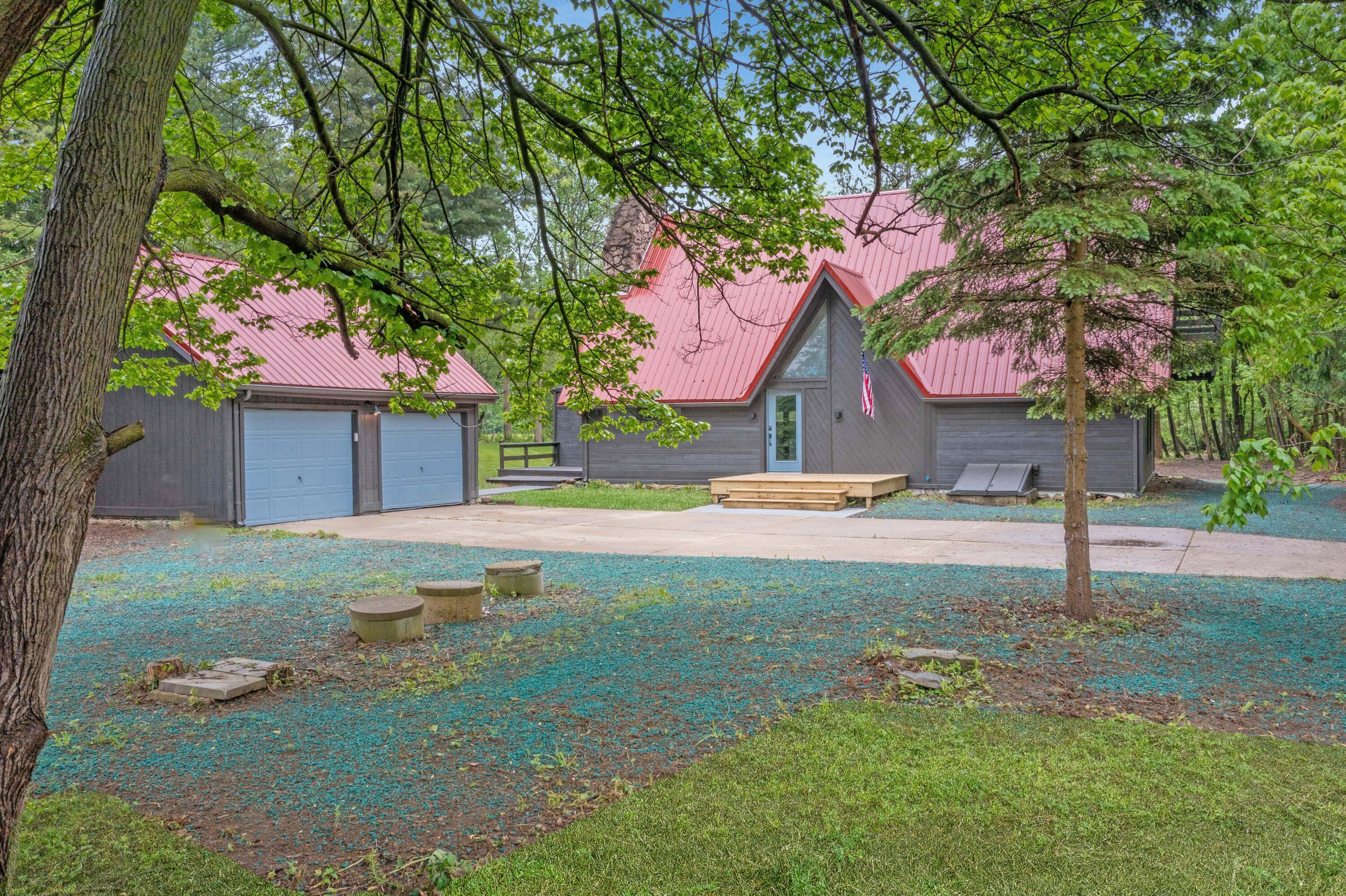 5565 Short Property Photo 1