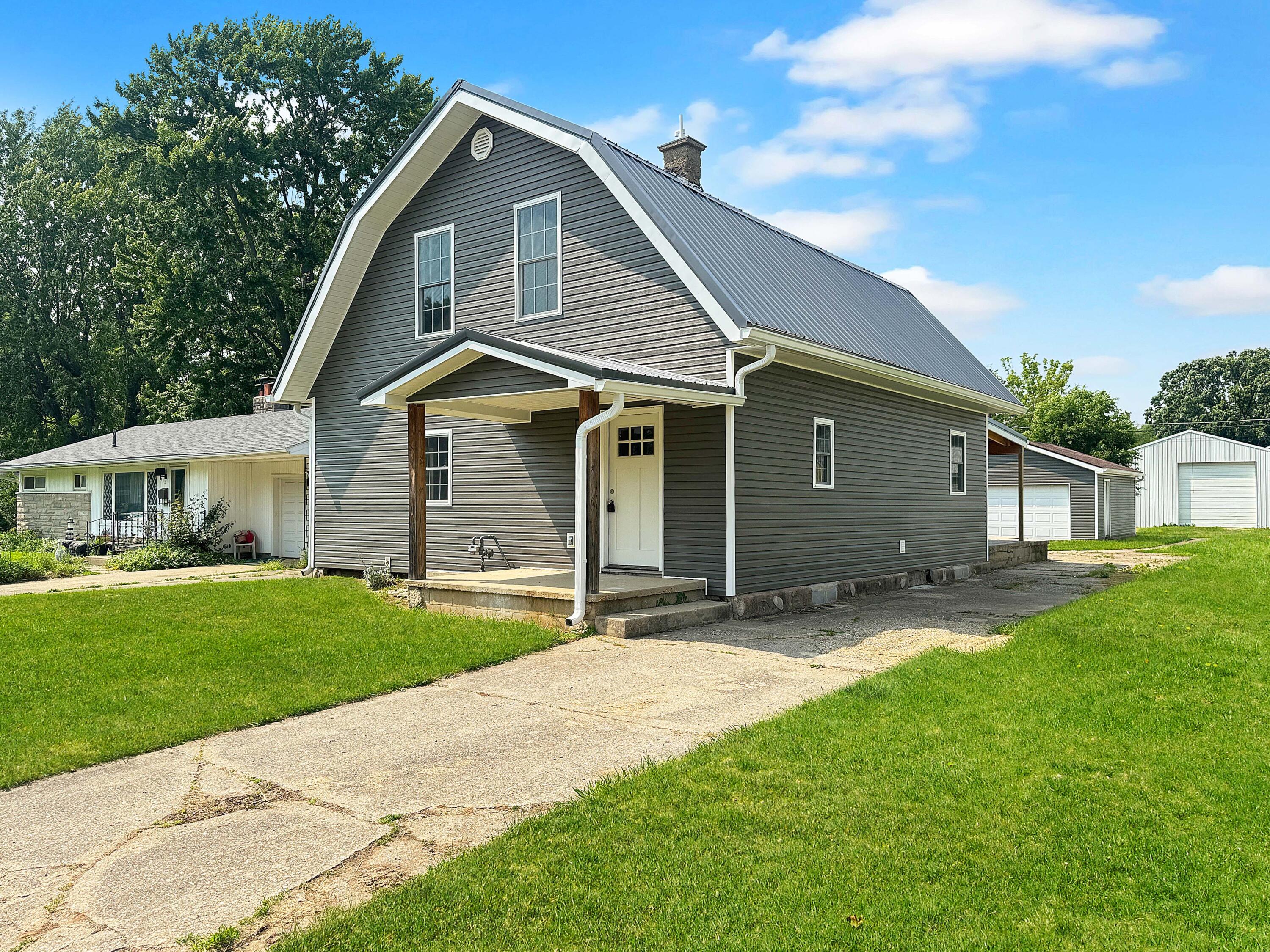448 Ward Property Photo 1