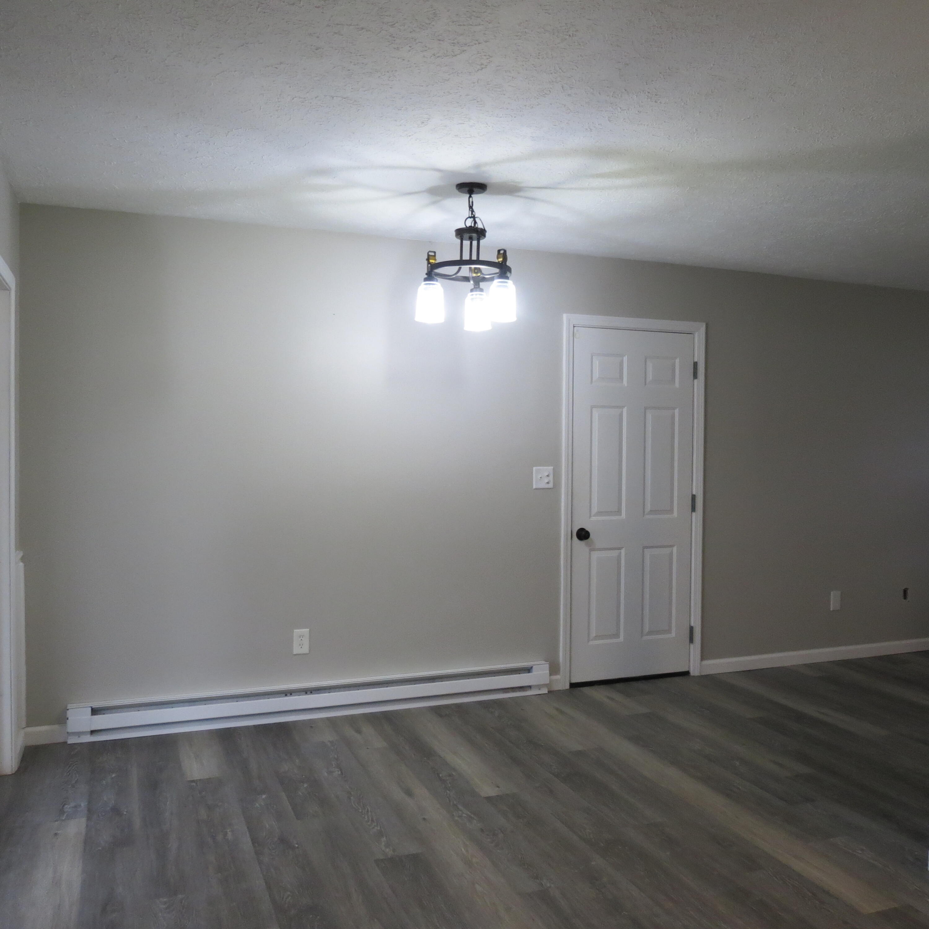 1148 Hamilton Property Photo 6