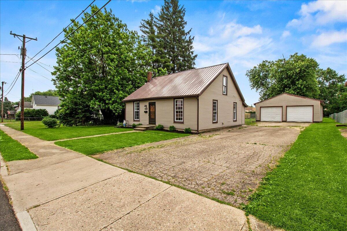 465 Gwynne Property Photo 1