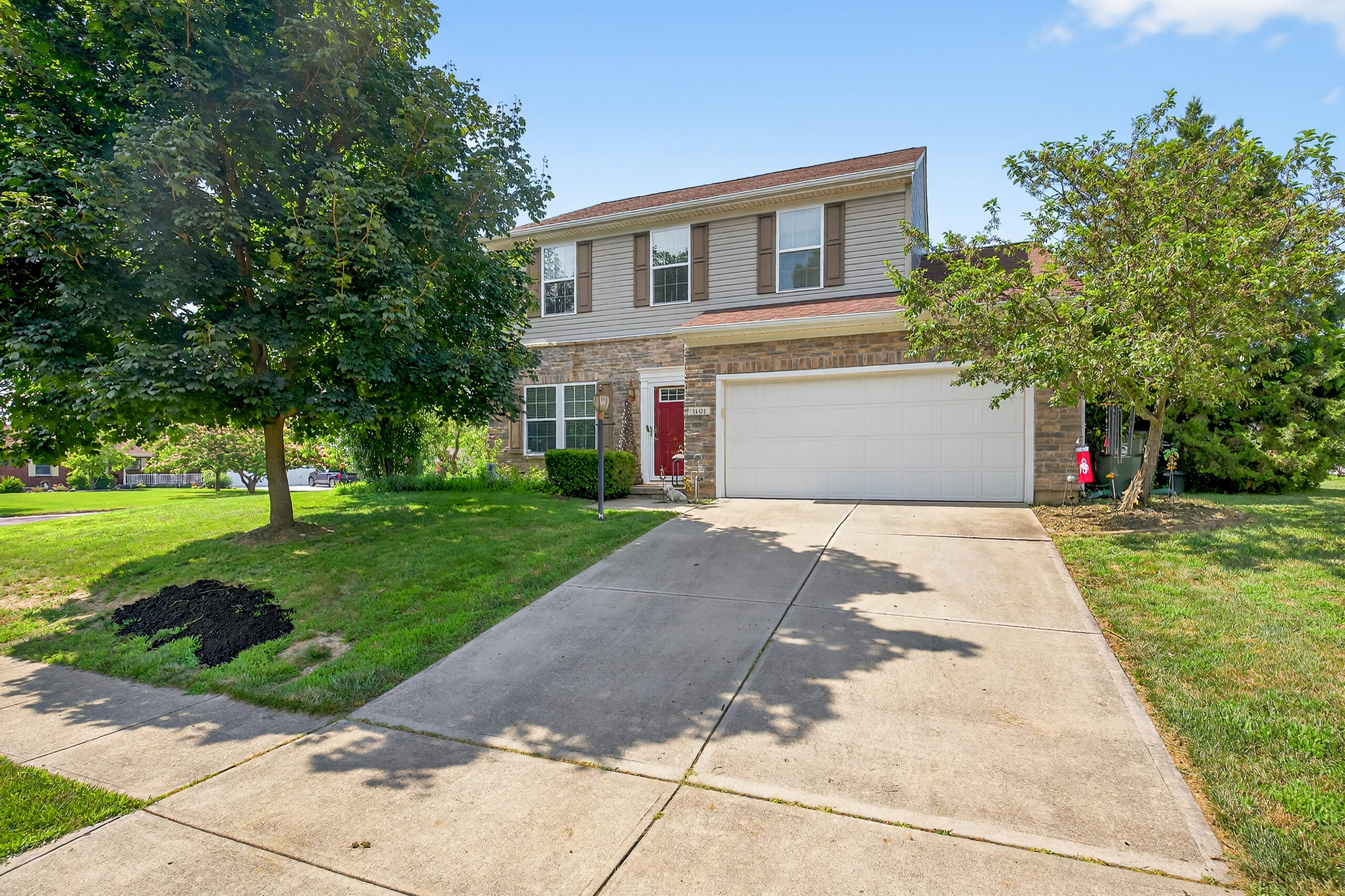 1601 Wimbledon Property Photo 1