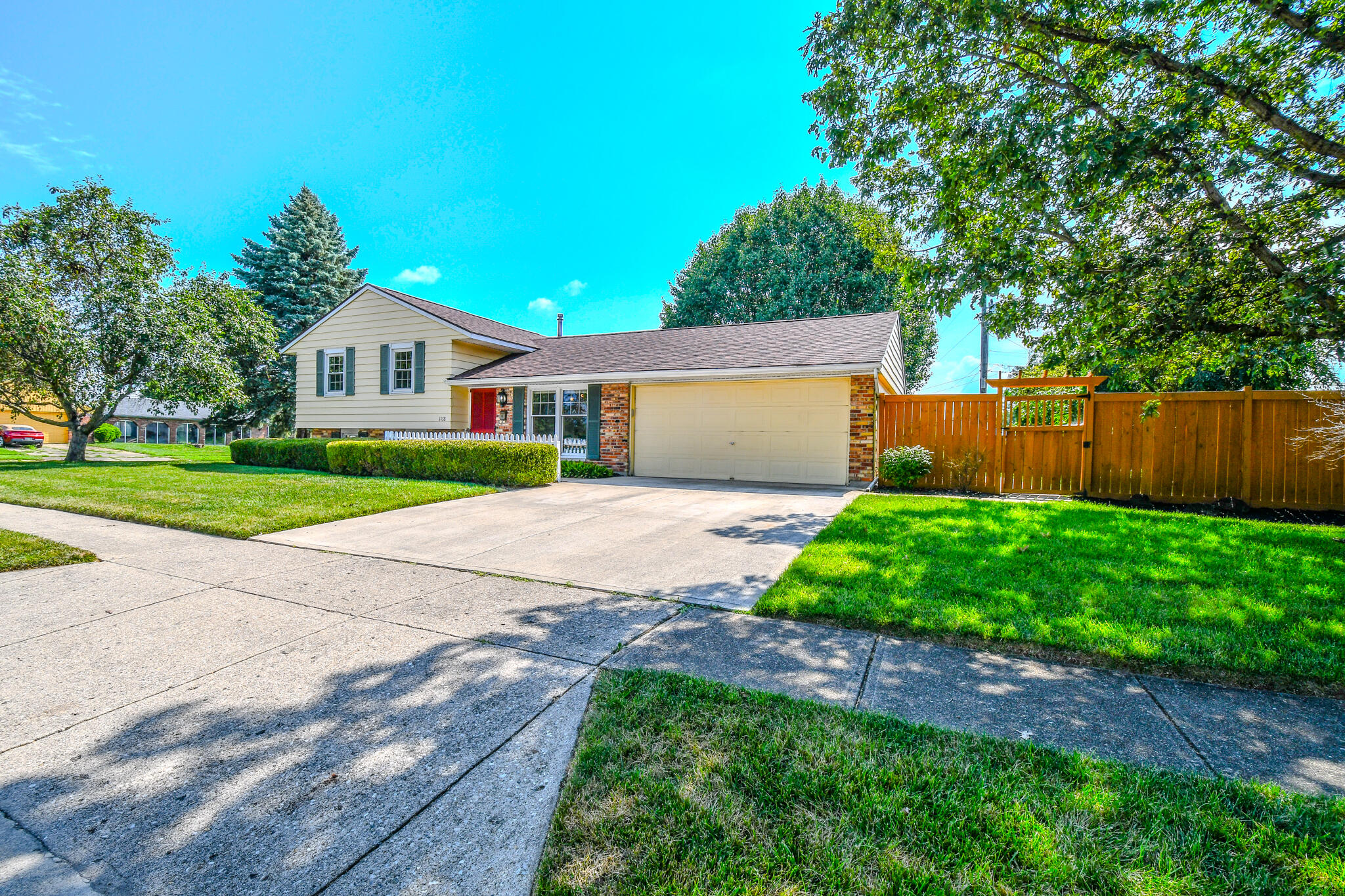 1138 Edgebrook Property Photo 1