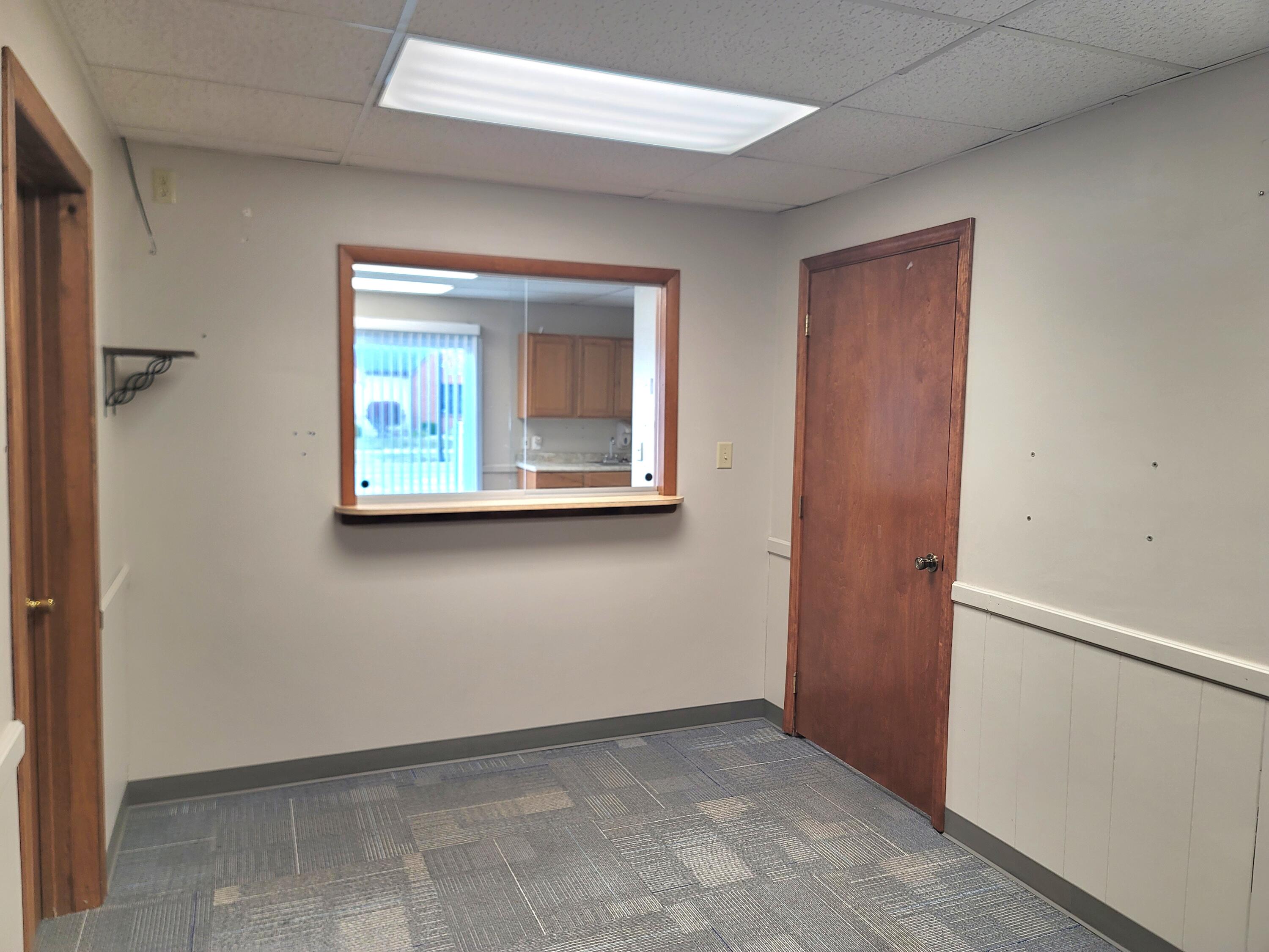 329 E Market Street Property Photo 4