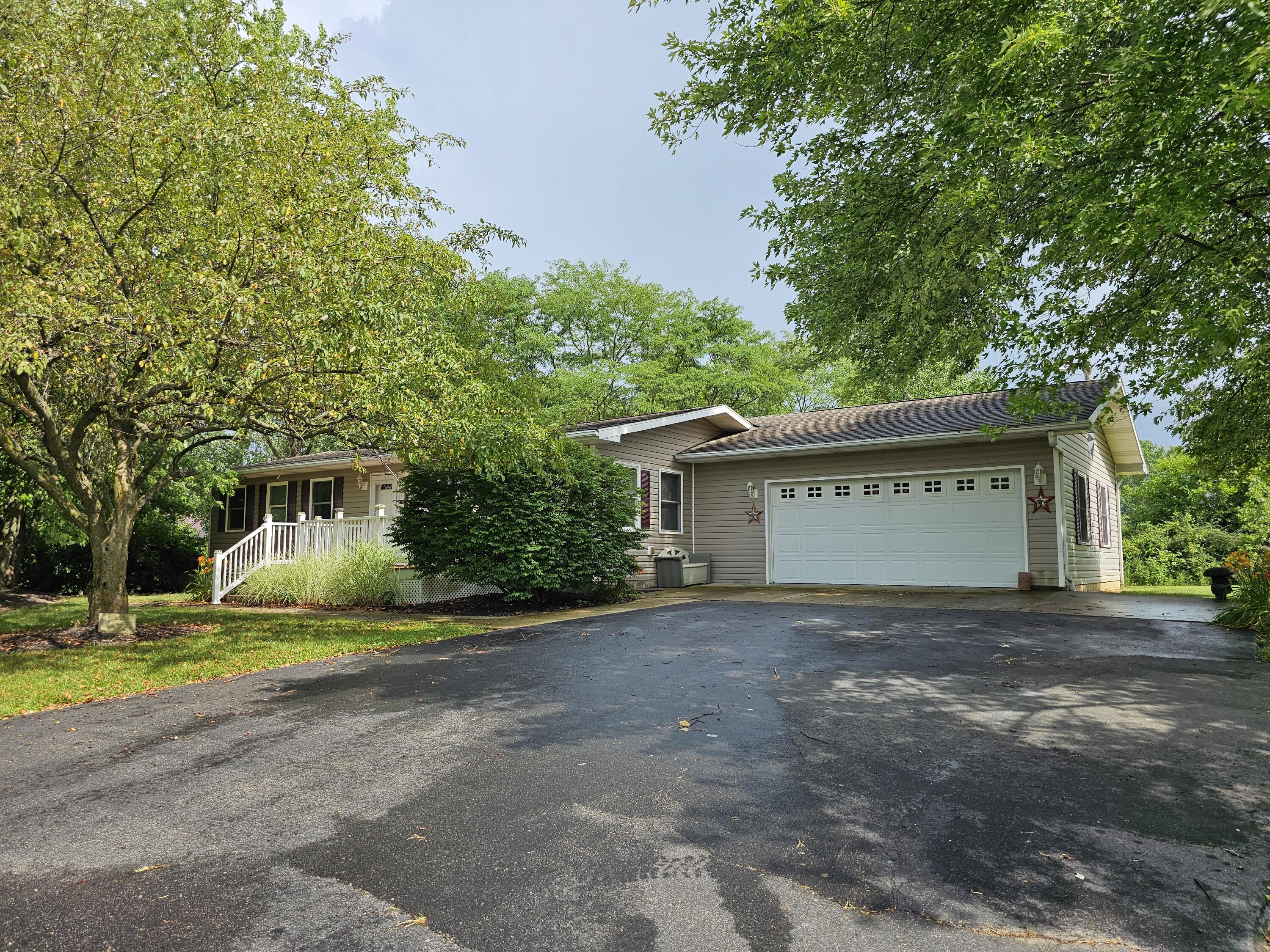 7935 Mechanicsburg Catawba Property Photo 1
