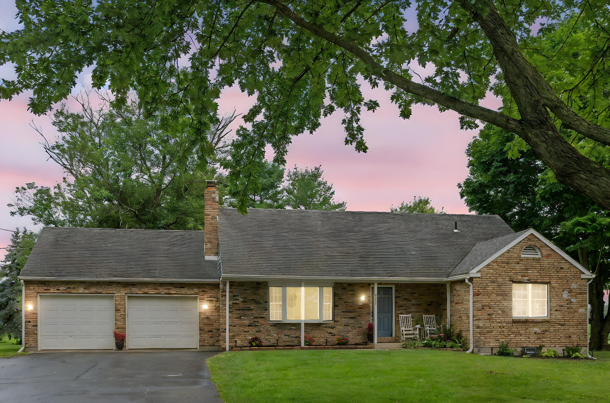 4817 River Road Property Photo 1