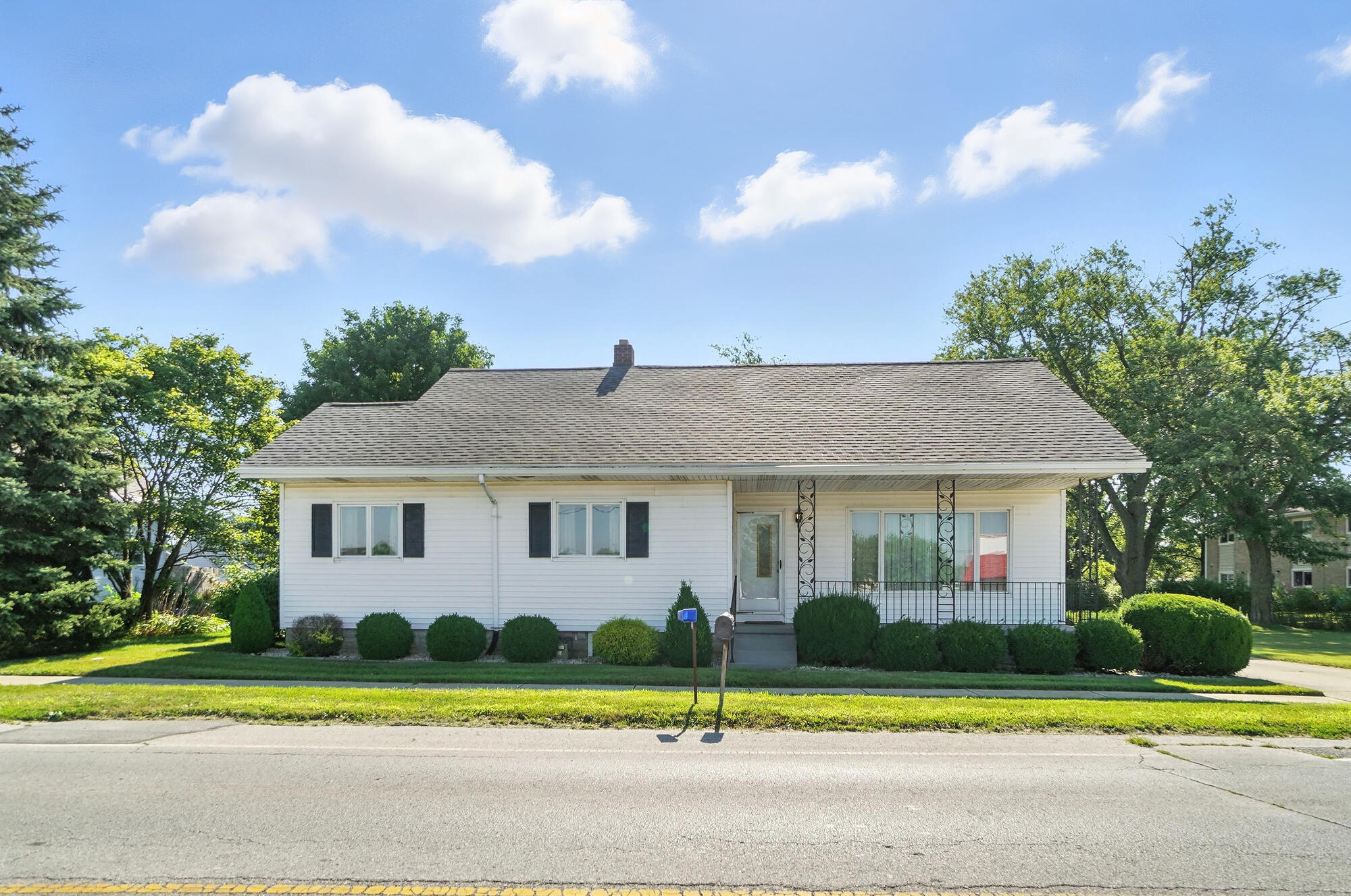 1002 Lincoln Property Photo 1