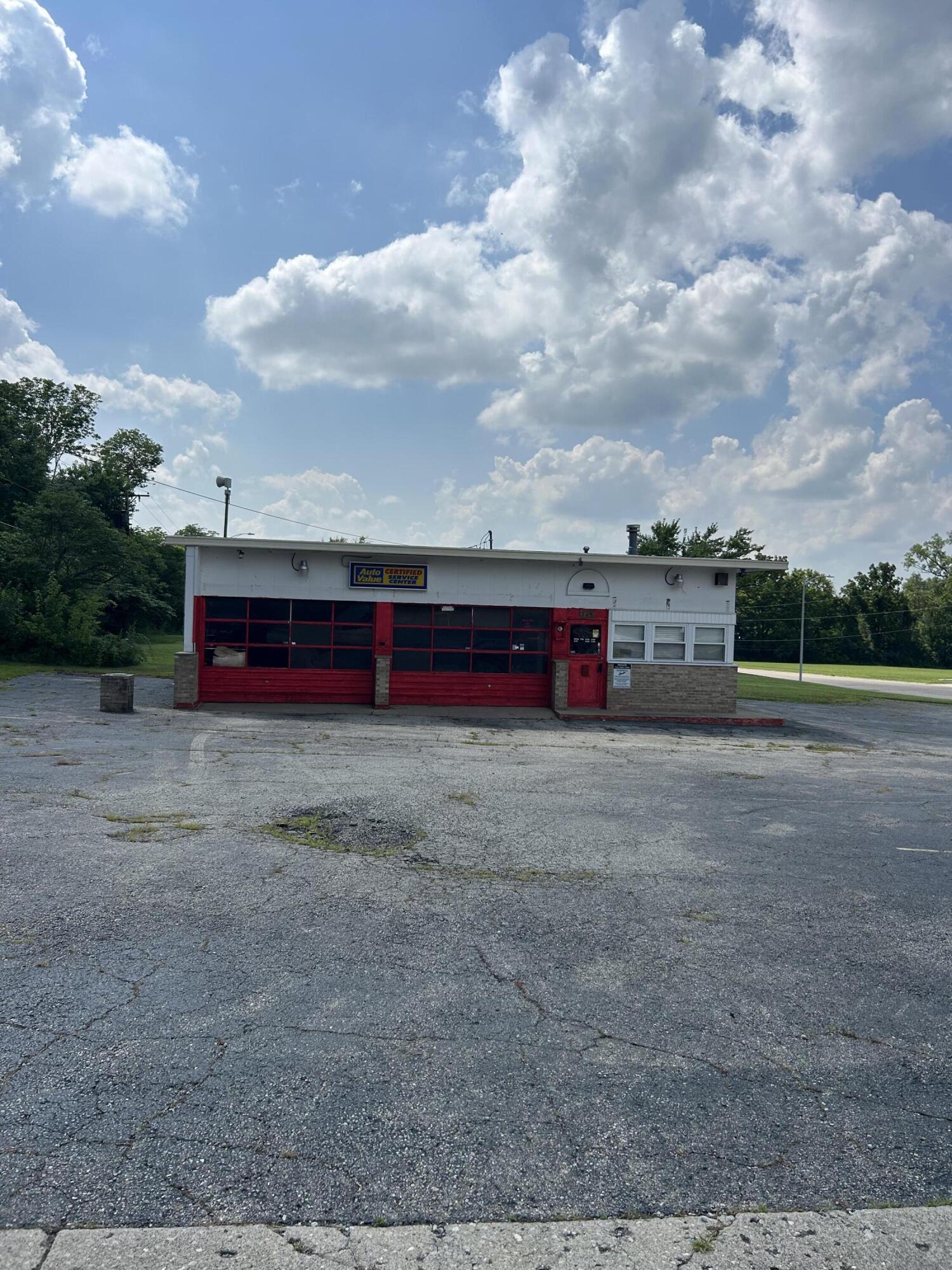 501 E Trotwood Boulevard Property Photo 1