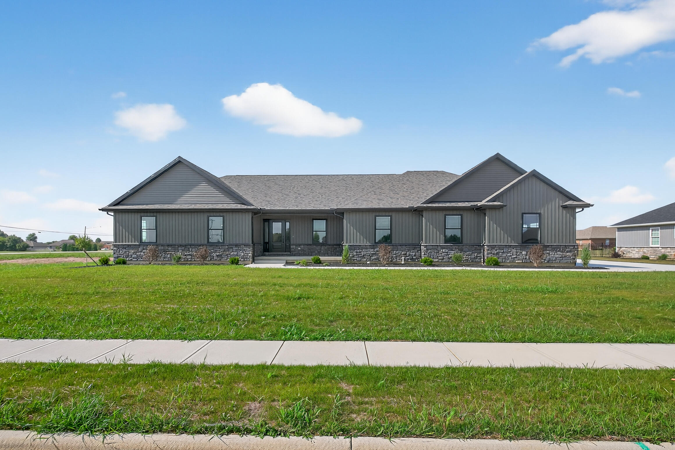 102 Camdyn Property Photo 1