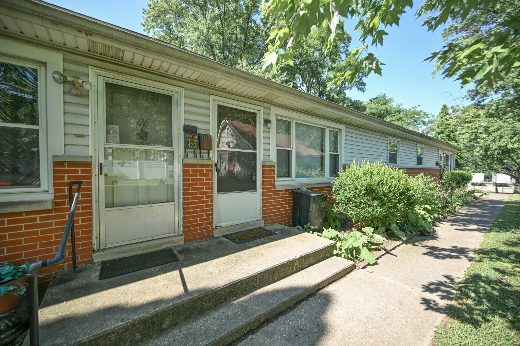 1040375 Property Photo 1
